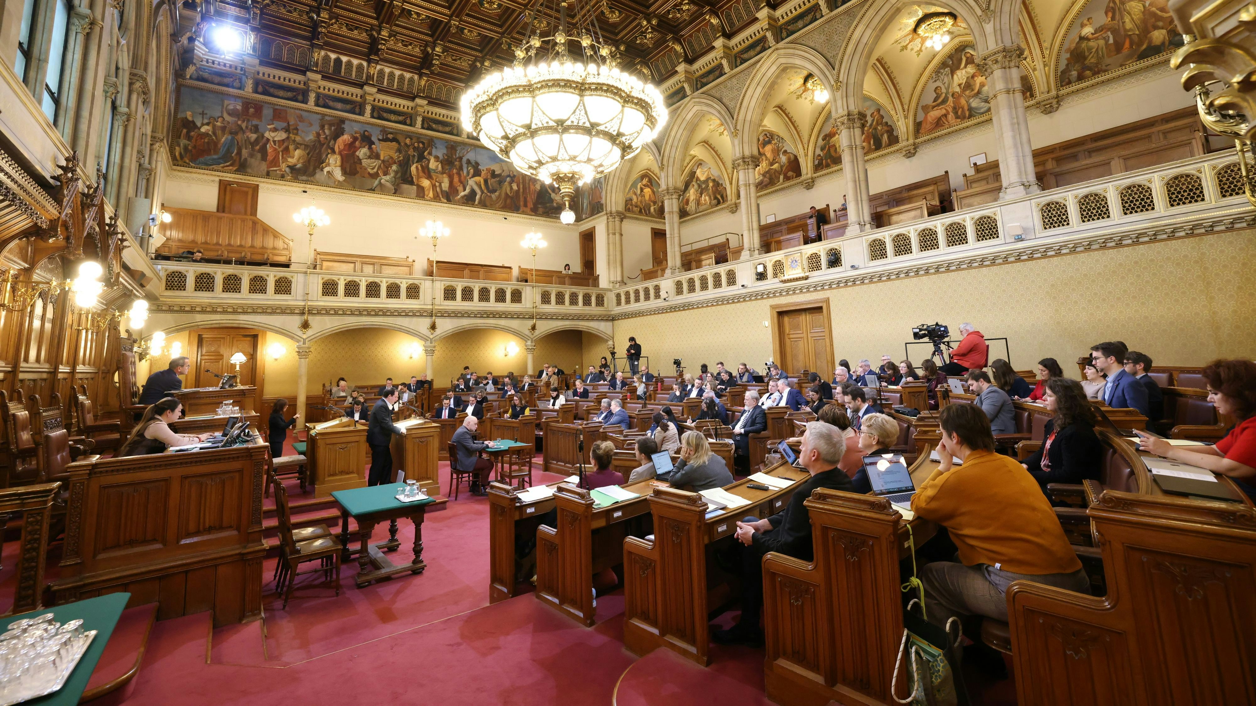 Heute.at - Verspielte Zukunft: Landtag diskutiert Deutschproblem