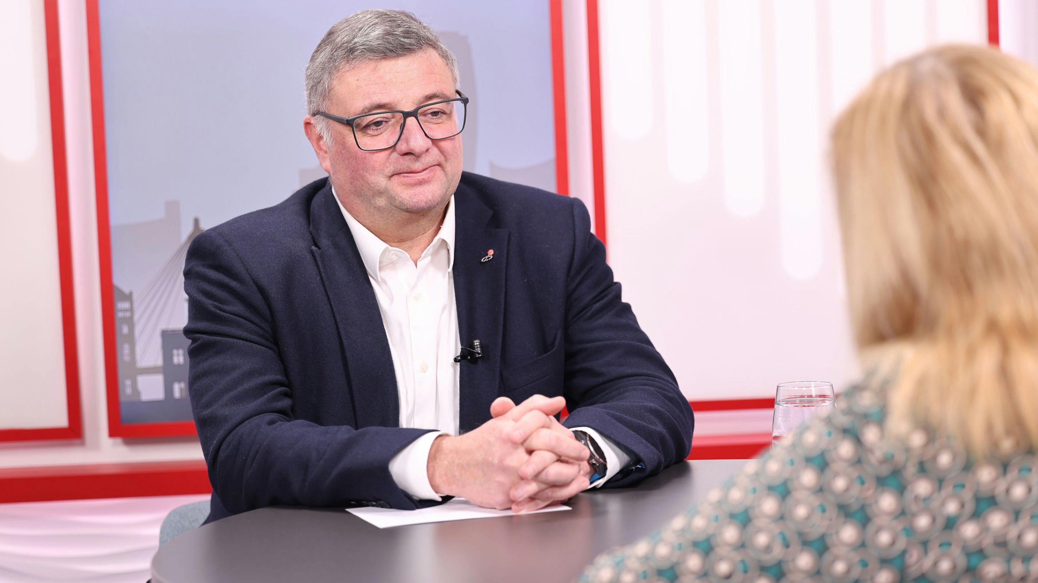 Heute.at - Wegwerf-Agenten – Leichtfried warnt vor neuen Spionen