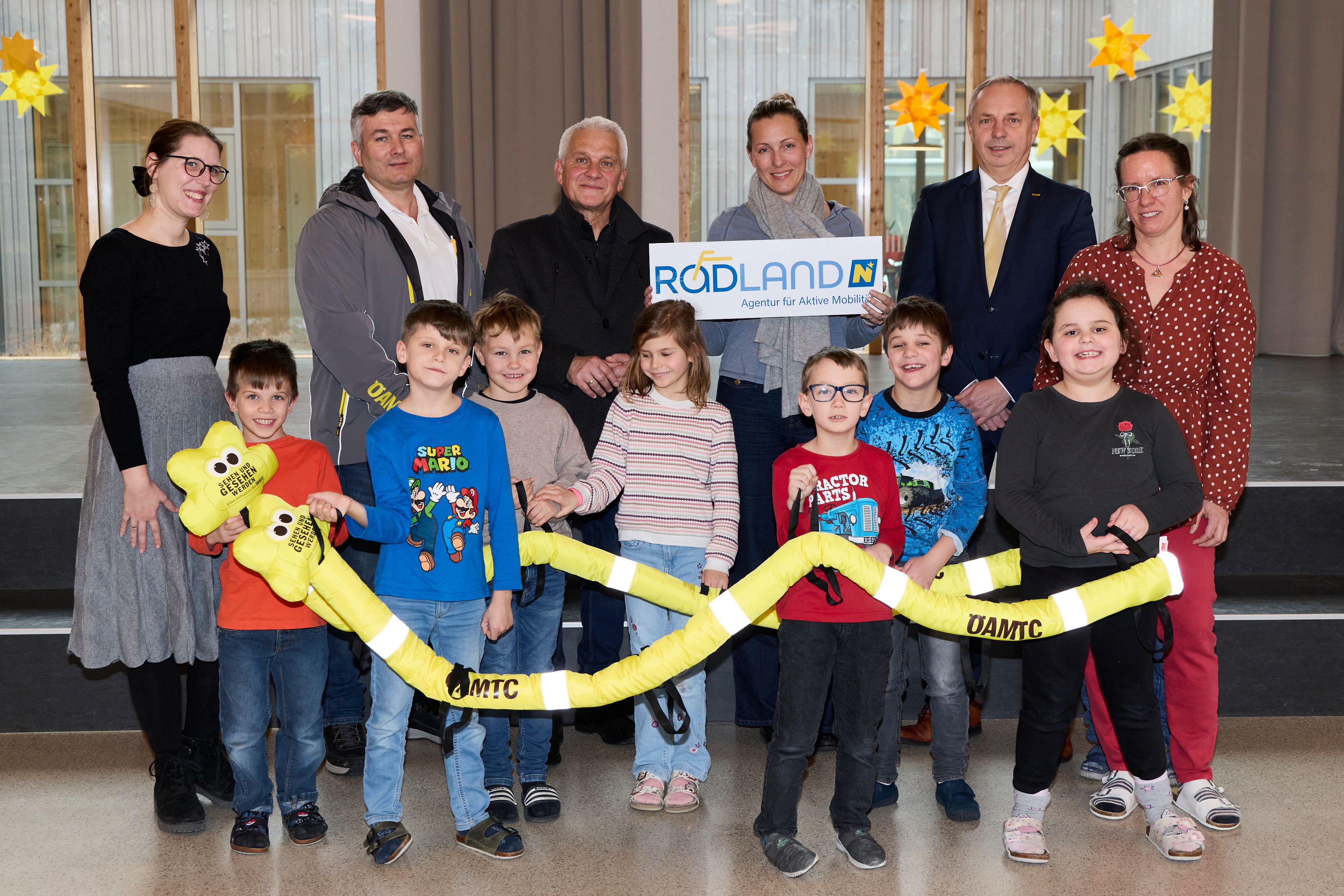 14 Spazierraupen konnten an die gemeinnützige Einrichtung 