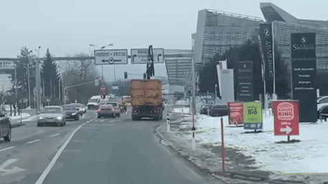 Heute.at - Verletzte, Totalschaden! Schilder krachen auf Autos