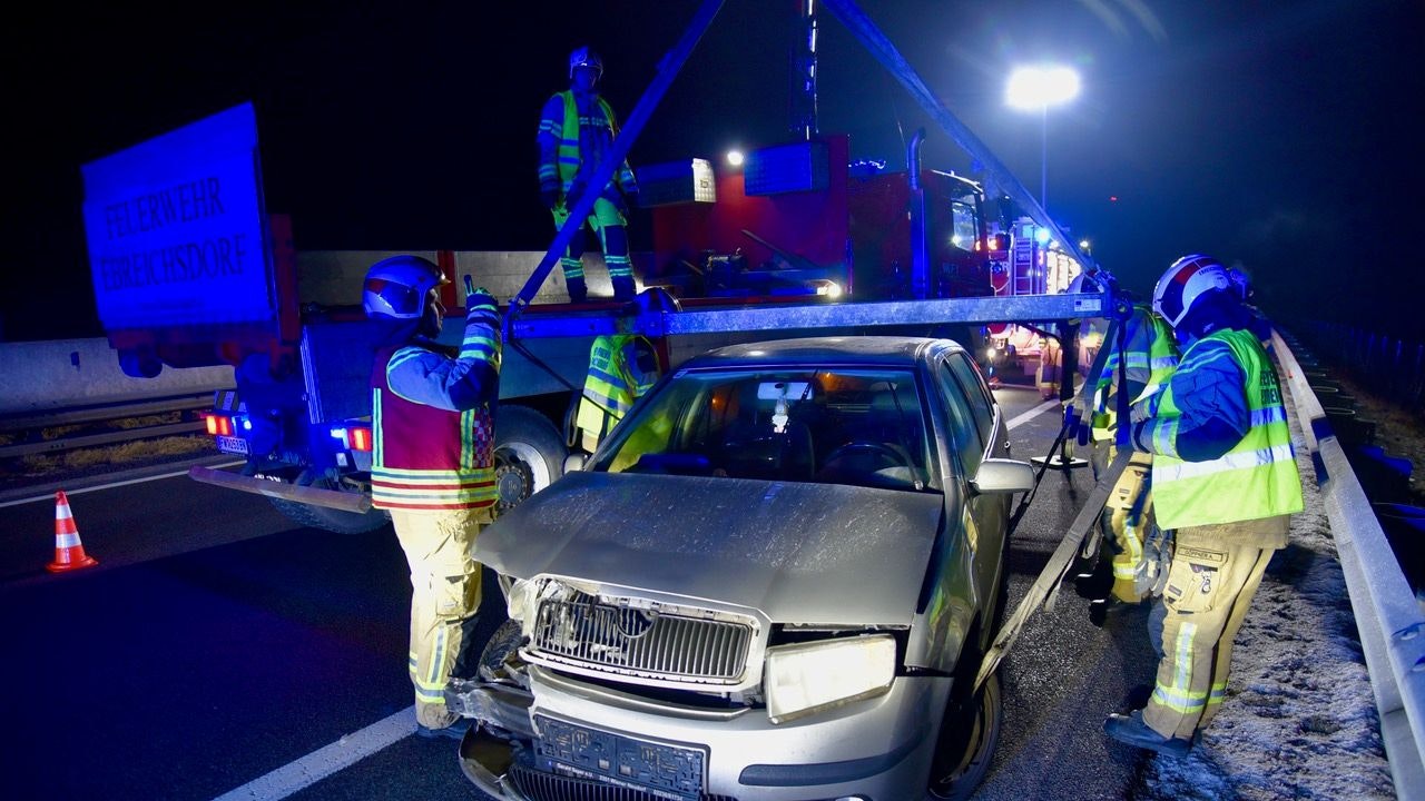 Heute.at - Pkw-Crash auf der A3 fordert einen verletzten Lenker