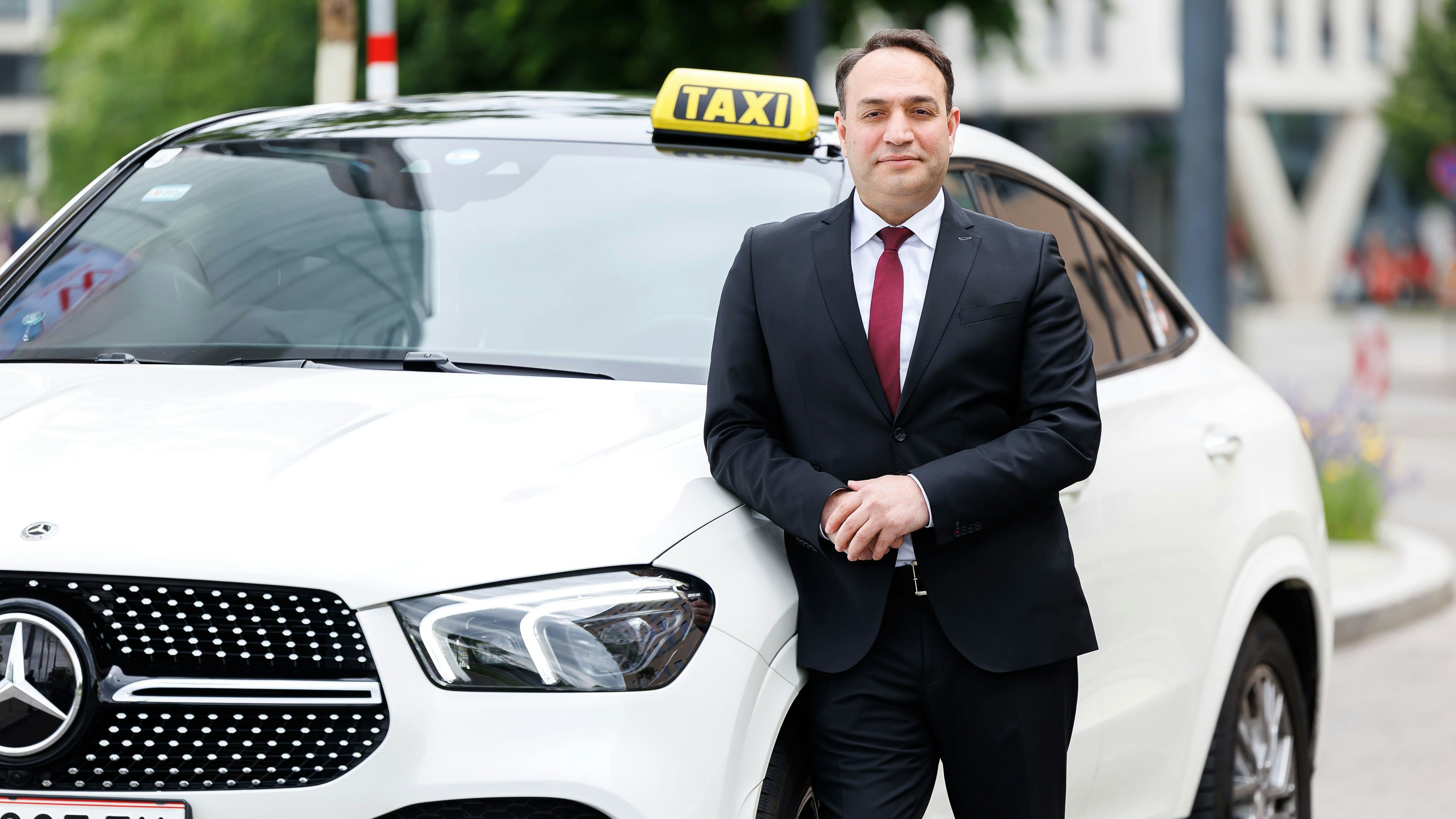 Heute.at - Taxler unter Strom – Zahl der E-Taxis verdreifacht