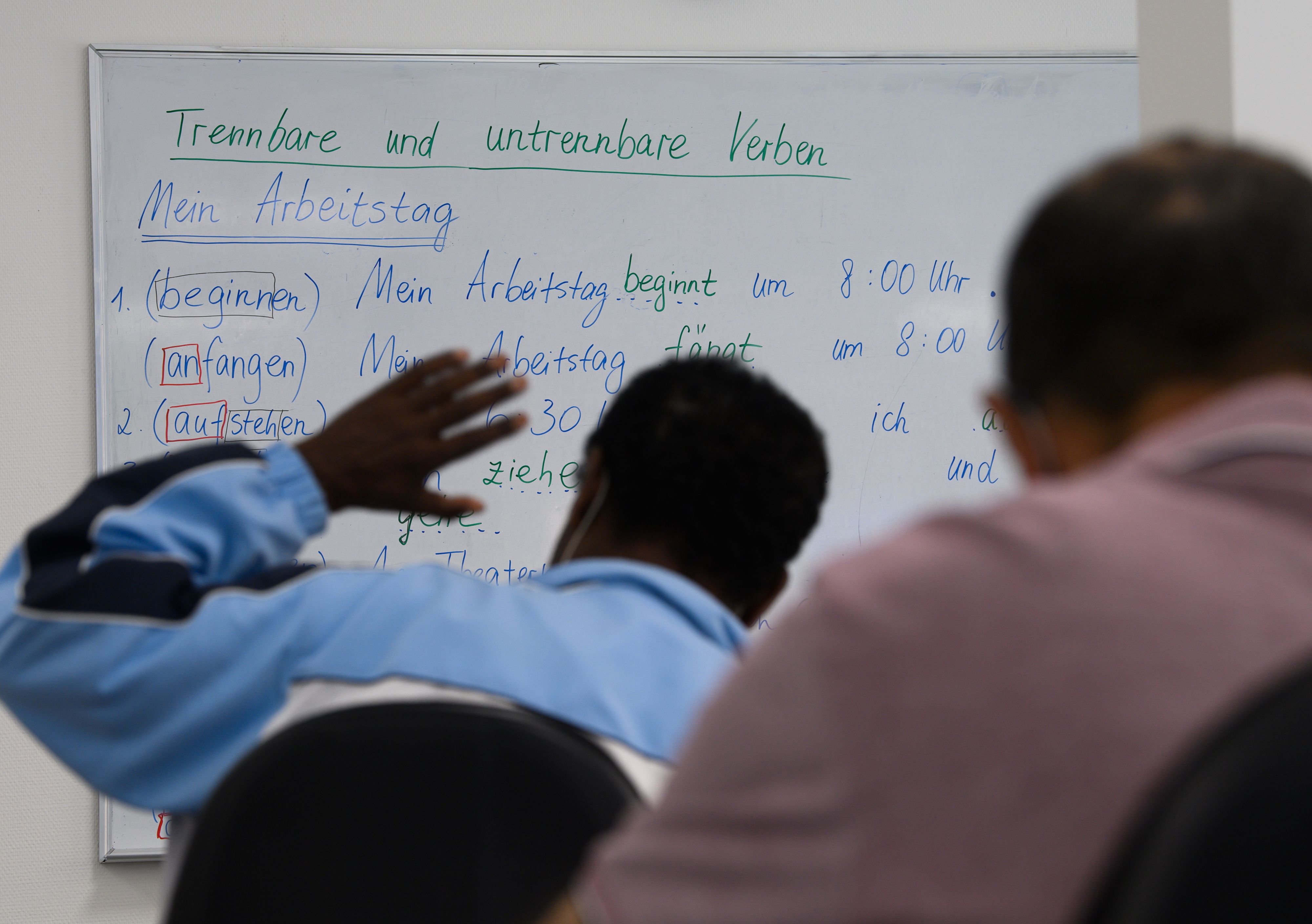 Mehr als 2.000 Wertekurse und rund 10.000 Deutschkurse wurden im Vorjahr abgebrochen.