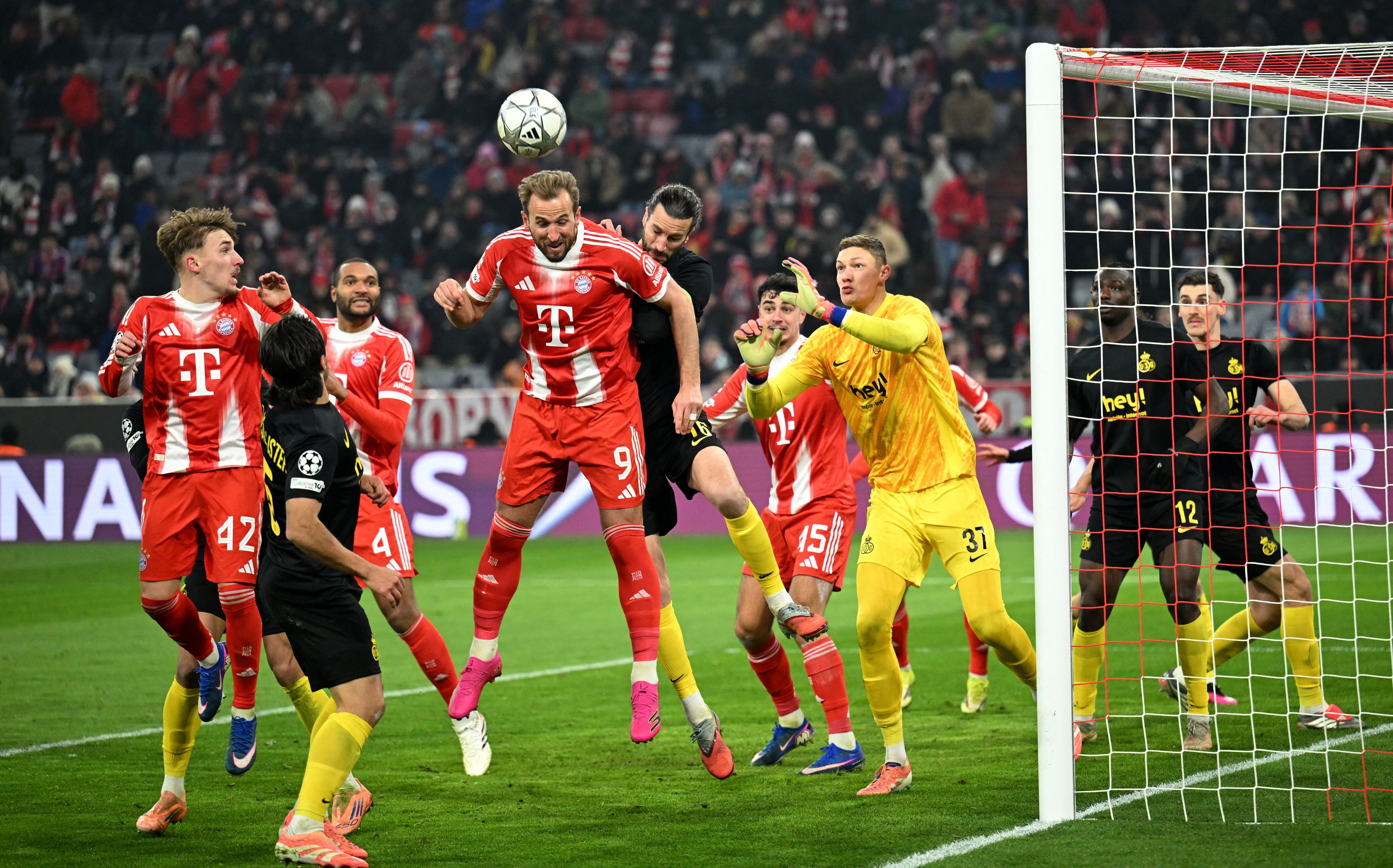 Harry Kane nickt gegen Saint-Gilloise ein. 