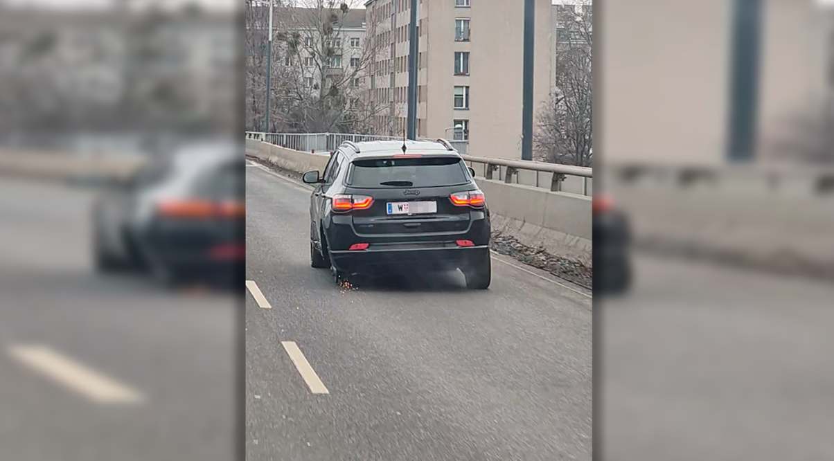 Heute.at - Jeep-Lenker fährt mit nur drei Rädern durch Wien