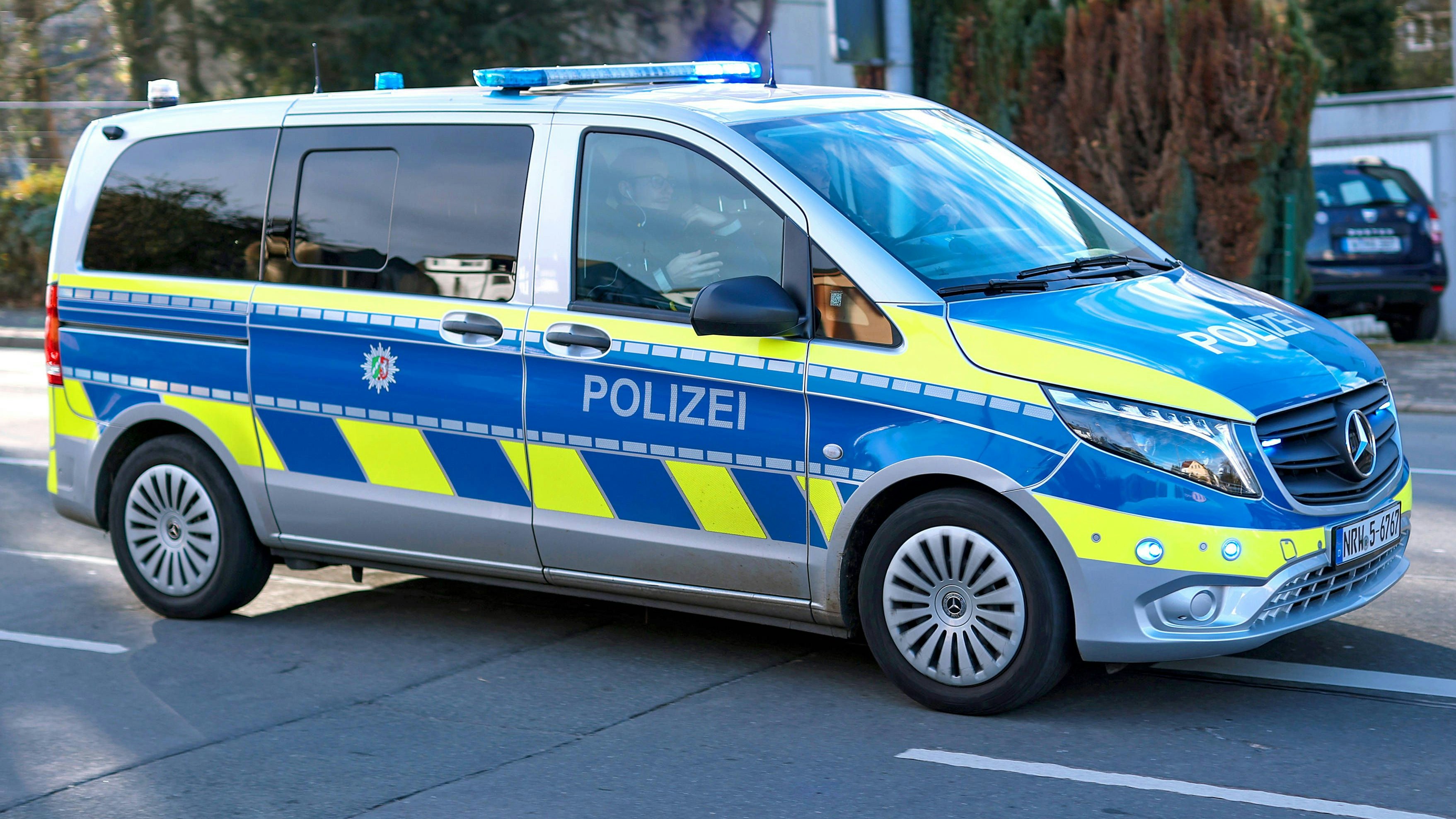 Heute.at - Lenkerin (22) verursacht Millionen-Schaden am Parkplatz