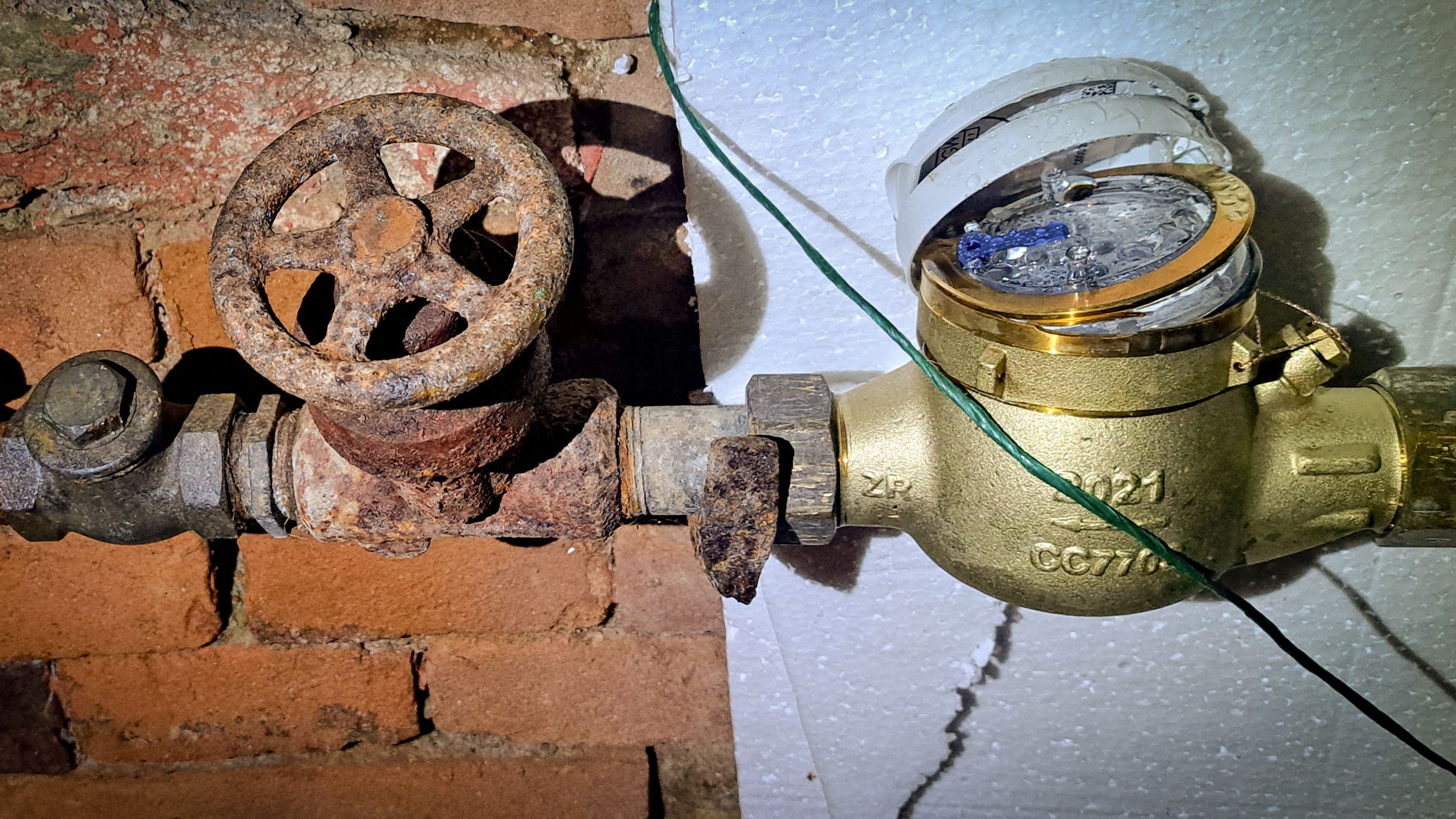 aufgefrorener Wasserzähler