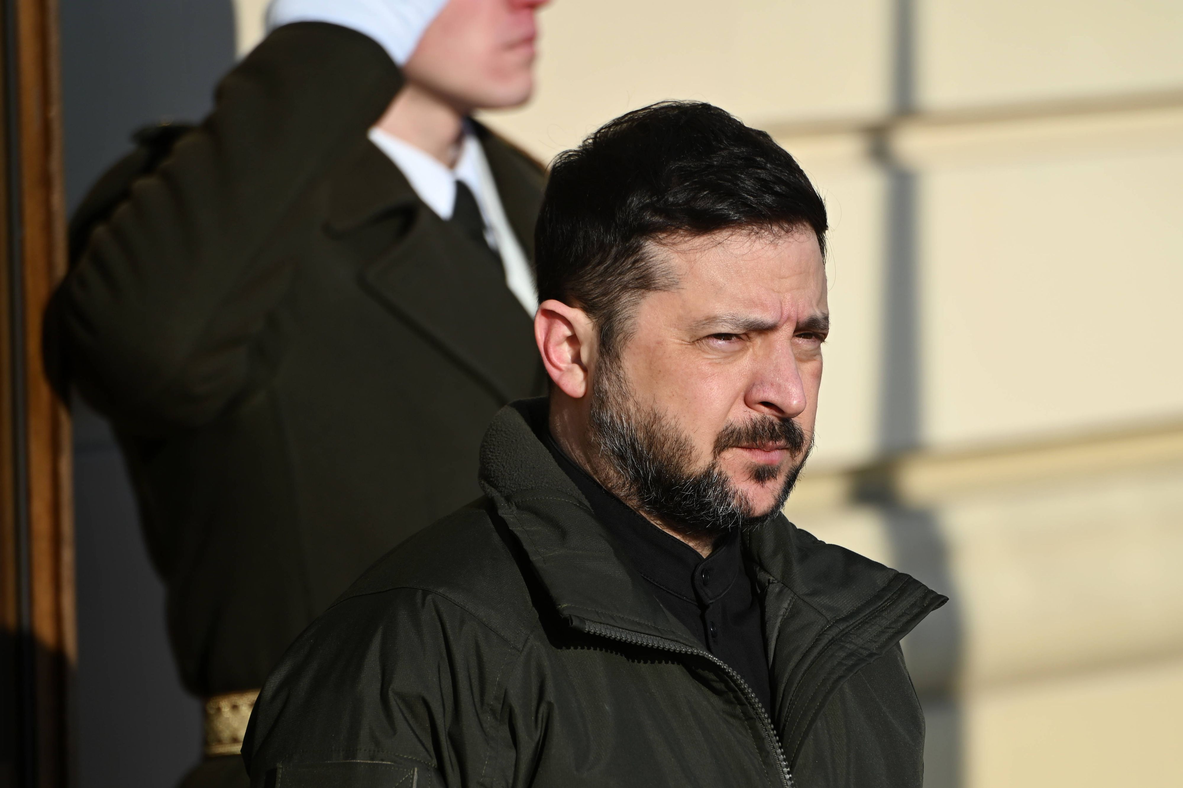 Der ukrainische Präsident Selenskyj kündigt Friedensgespräche mit Russland an. 