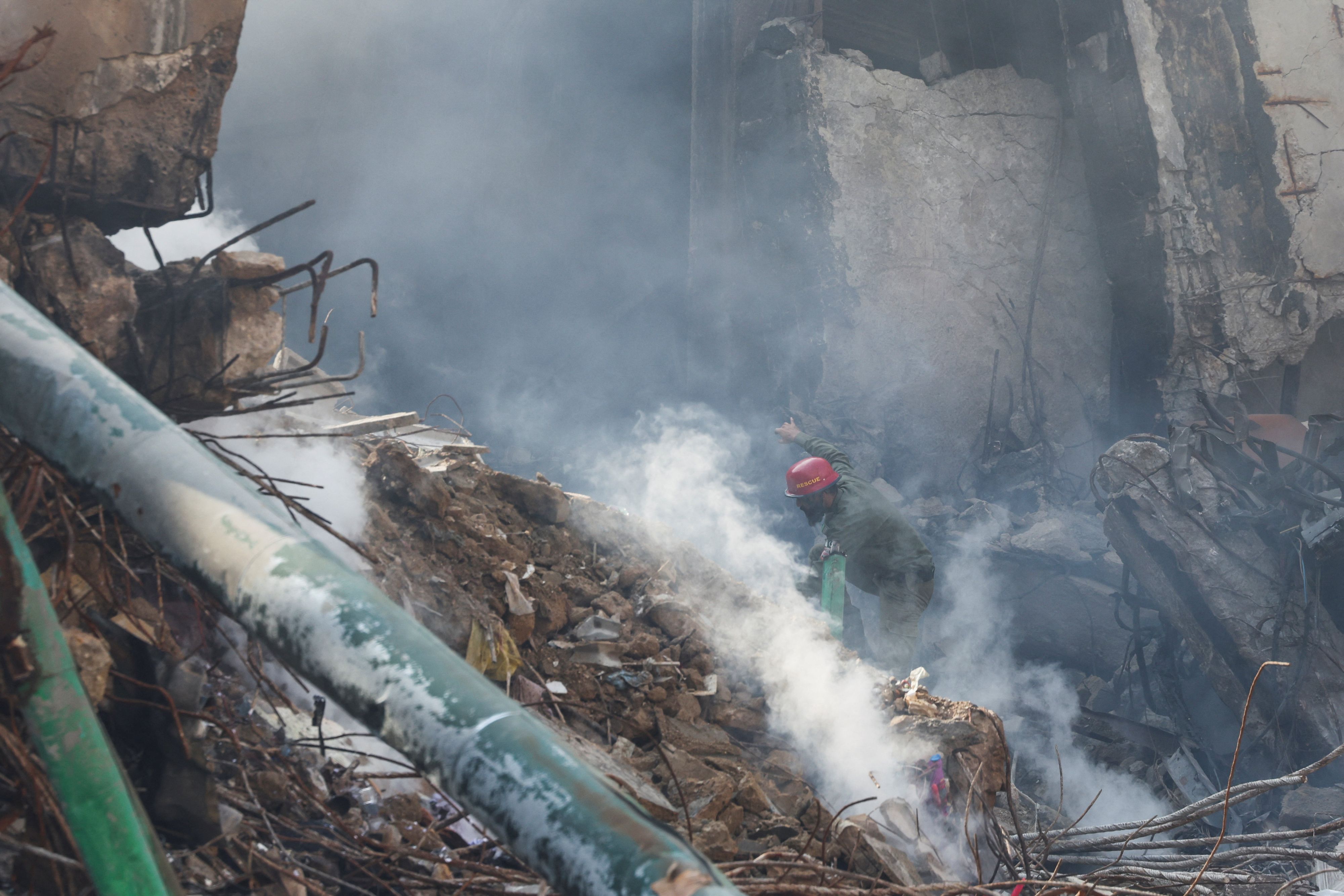 Mindestens 55 Leichen wurden inzwischen geborgen.