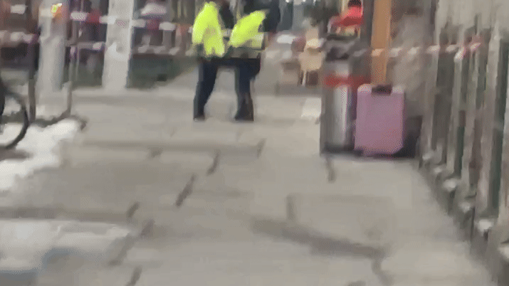 Heute.at - Bomben-Alarm vor Magistrat in Wien – alles abgesperrt