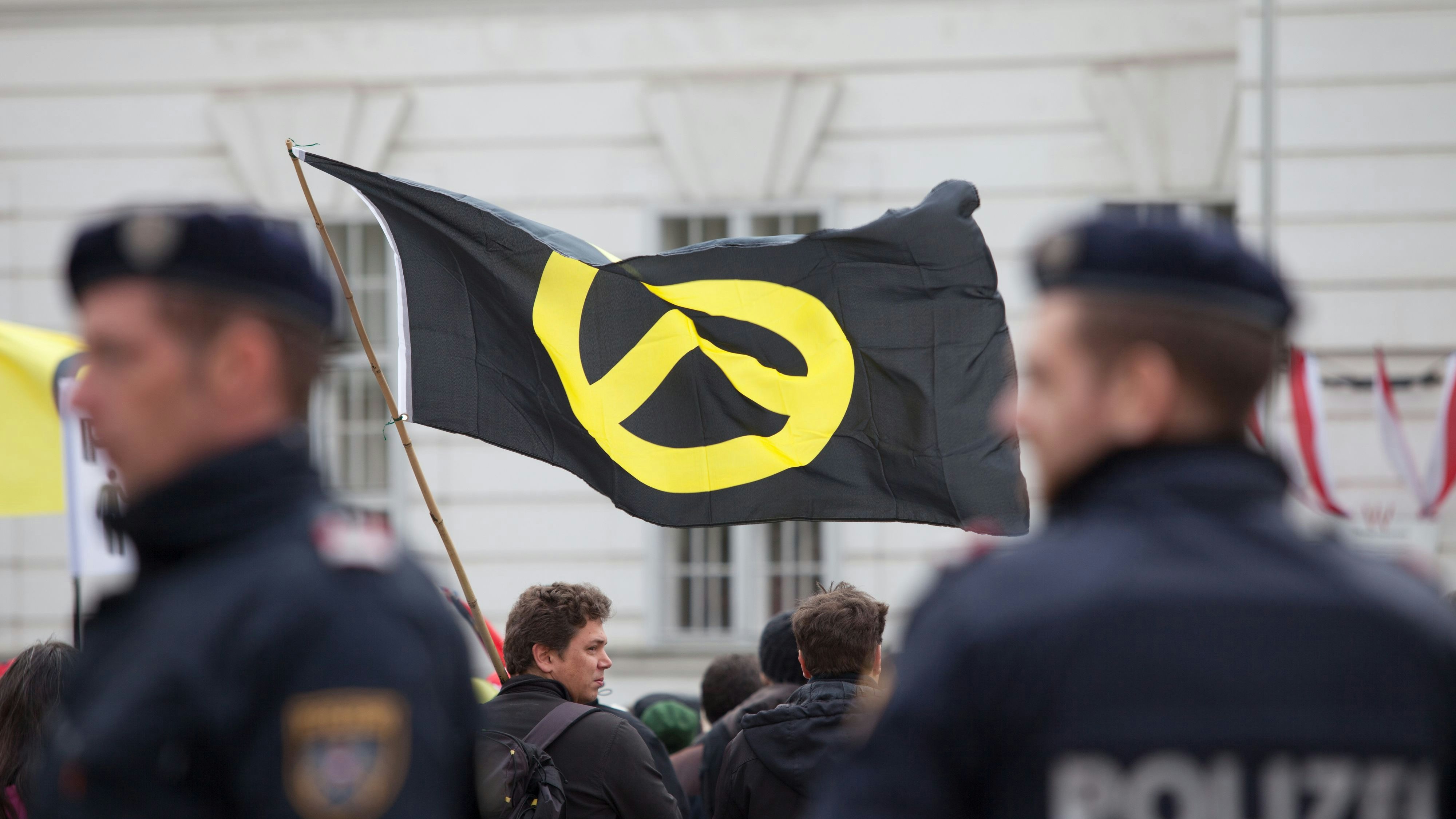 Heute.at - Gewaltbereit – Warnung vor neuer Neonazi-Generation