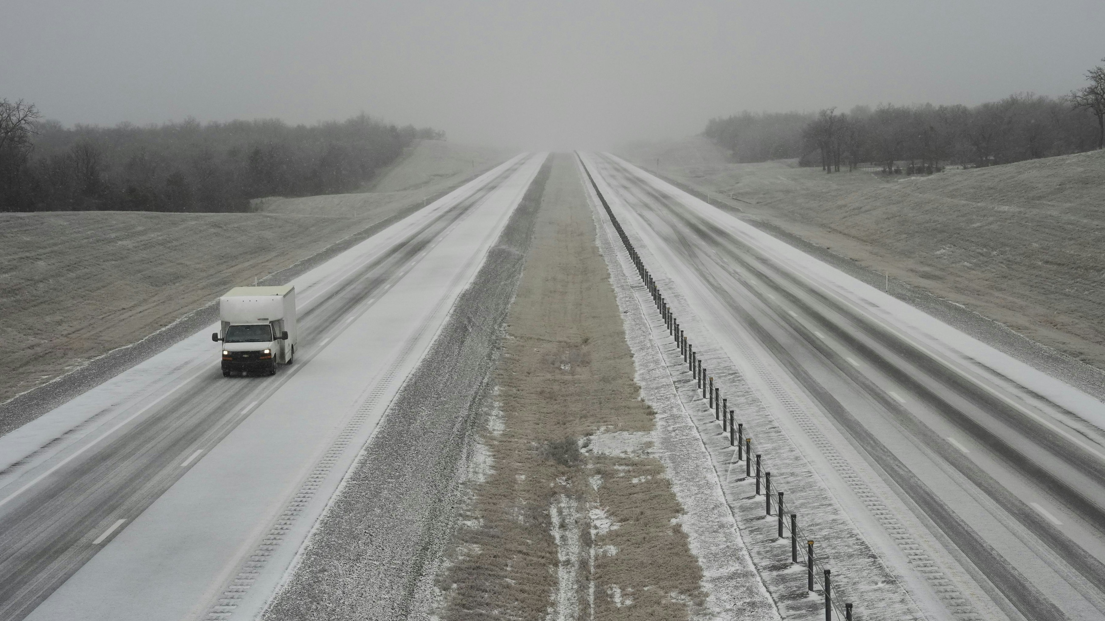 Heute.at - 3.200 km lange Sturmfront – Millionen Menschen bedroht