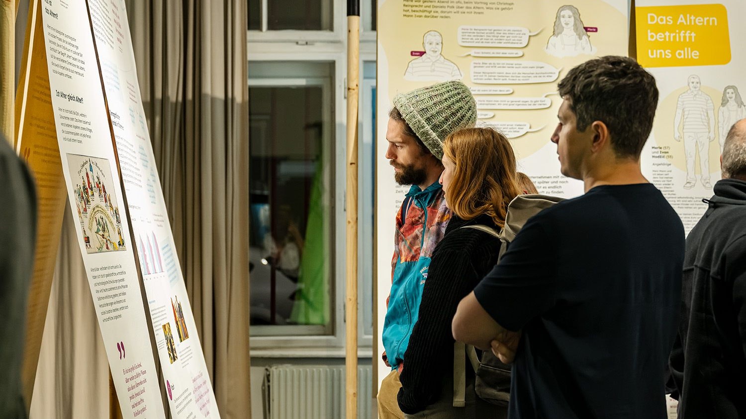 Die Ausstellung des afo architekturforum oberösterreich zeigt mit viel Schwung, wie vielfältig, inspirierend und selbstbestimmt Wohnen im Alter sein kann. 