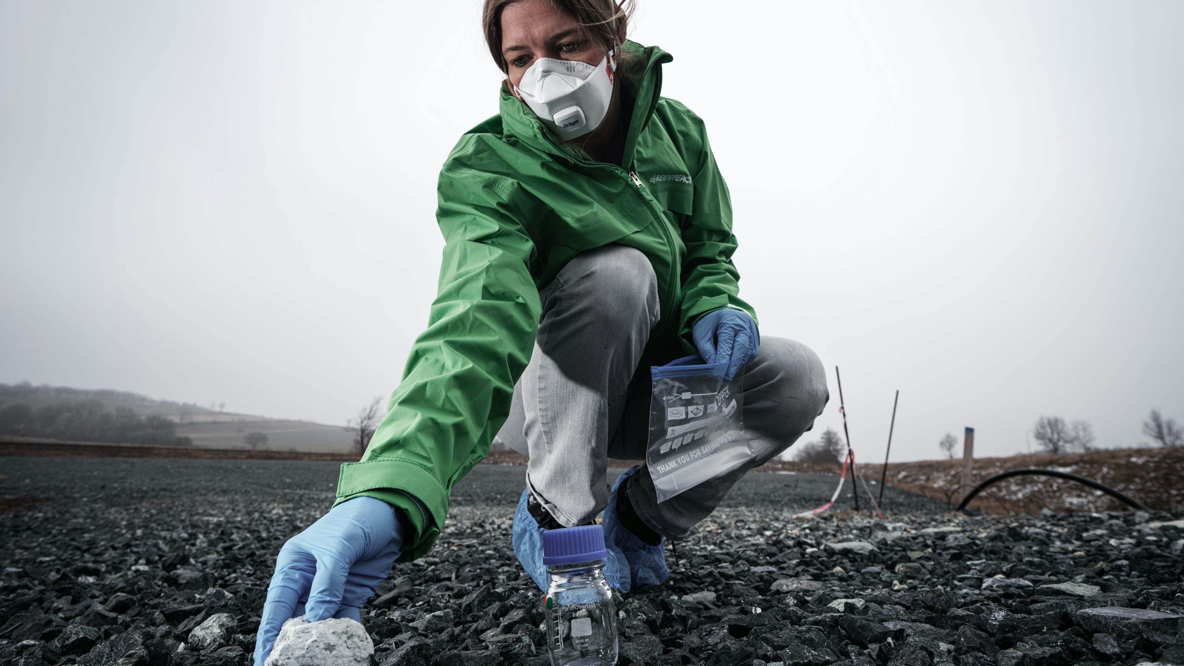 Heute.at - Asbest am Spielplatz! Umwelt-Skandal im Burgenland