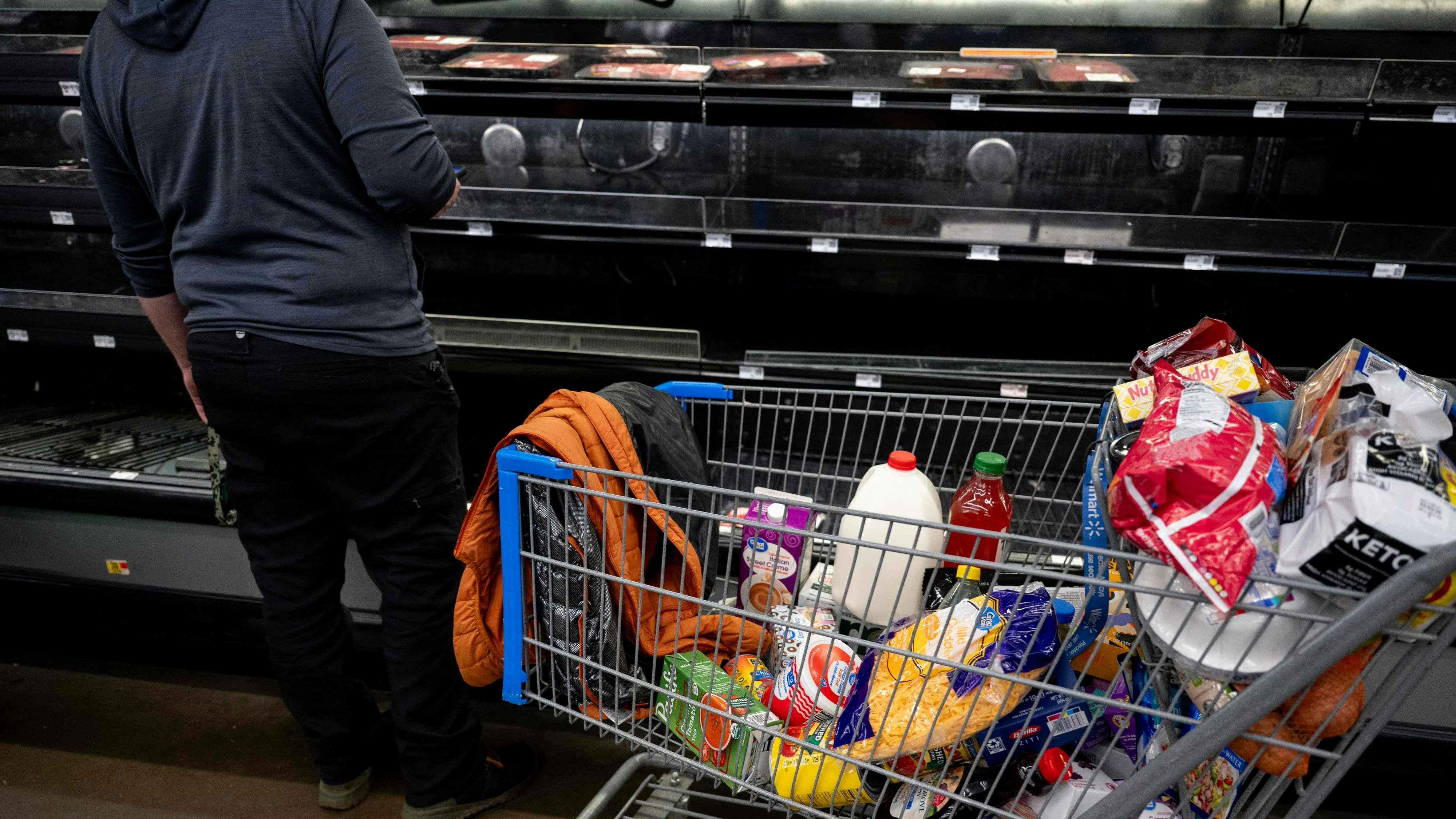 Heute.at - Panikkäufe in den USA! Supermarkt-Regale komplett leer