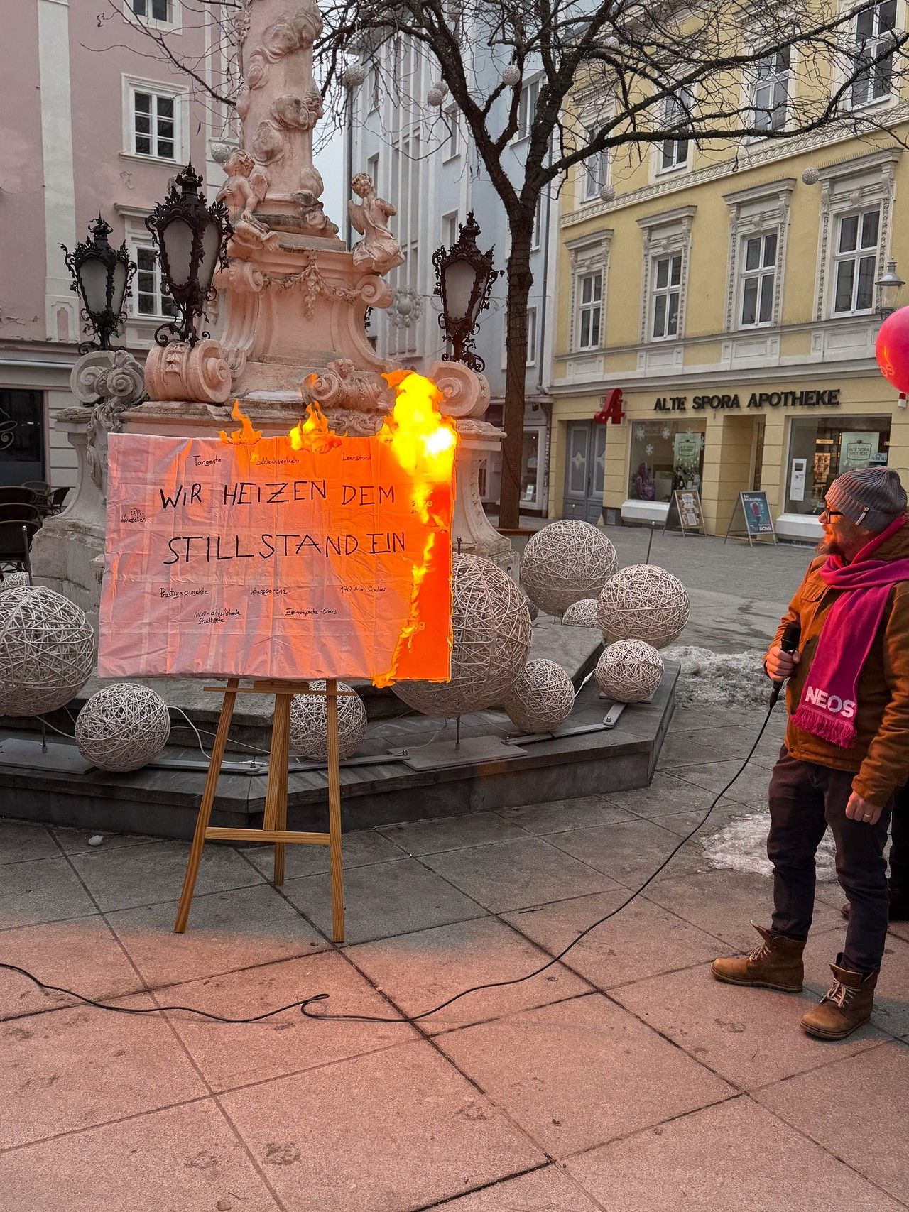 Heute.at - Finale im NEOS-Wahlkampf mit Feuer und Flamme