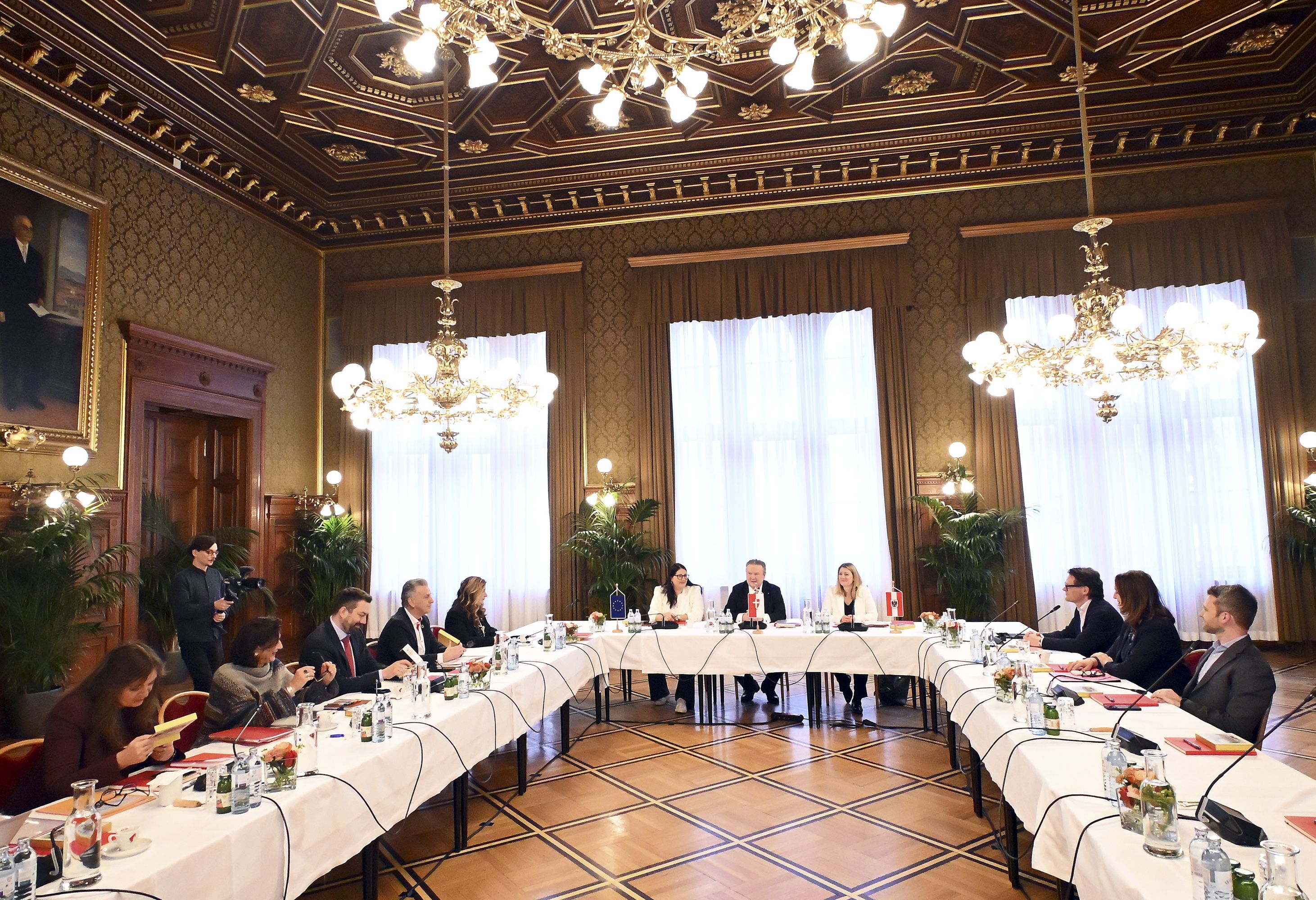 Die Stadtregierung, darunter Bürgermeister Michael Ludwig (SPÖ, M.), traf sich am Freitag zu einer vierstündigen Klausur.