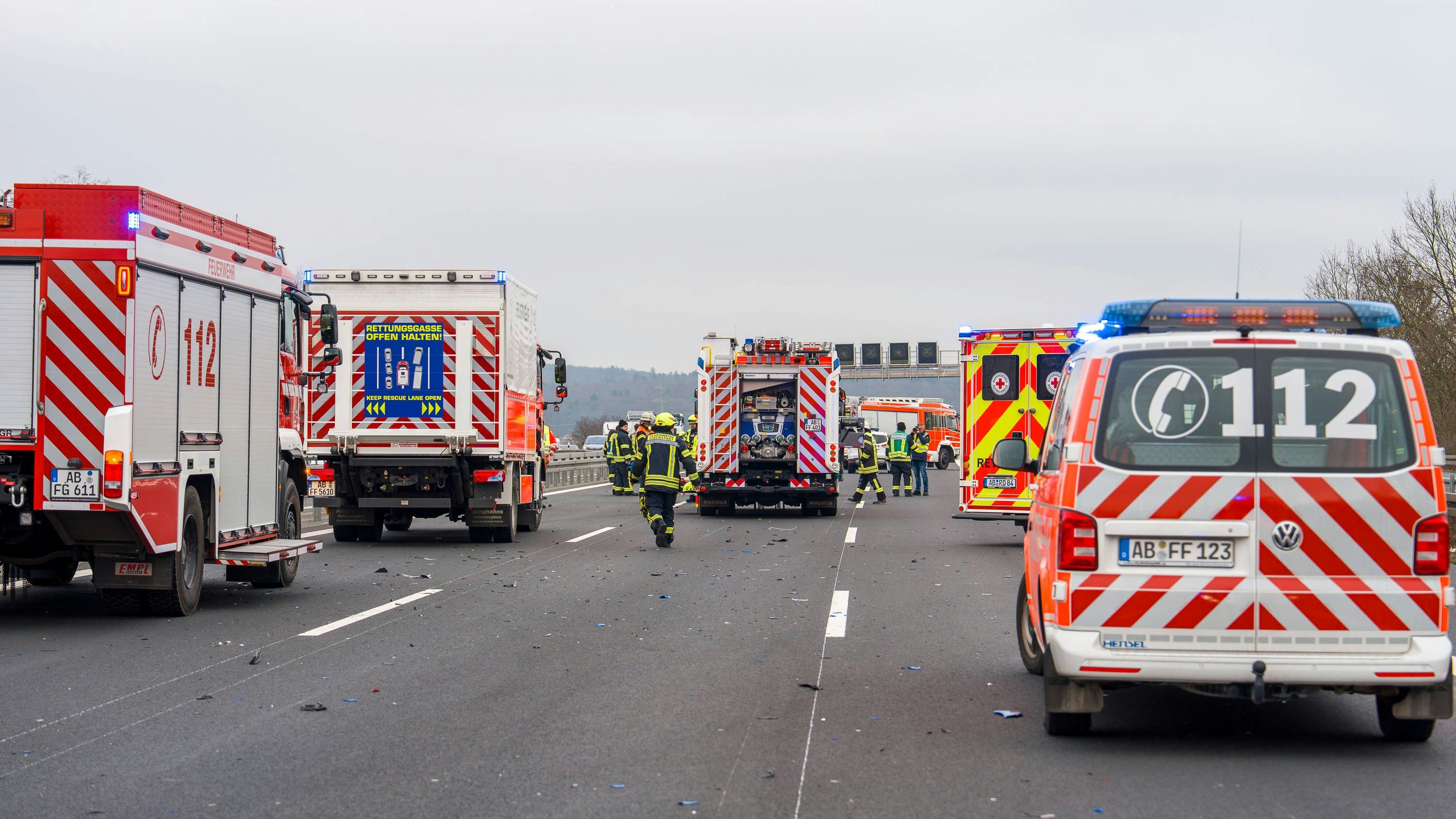 Heute.at - Glatteis! 3 Tote bei schweren Unfällen auf Autobahn