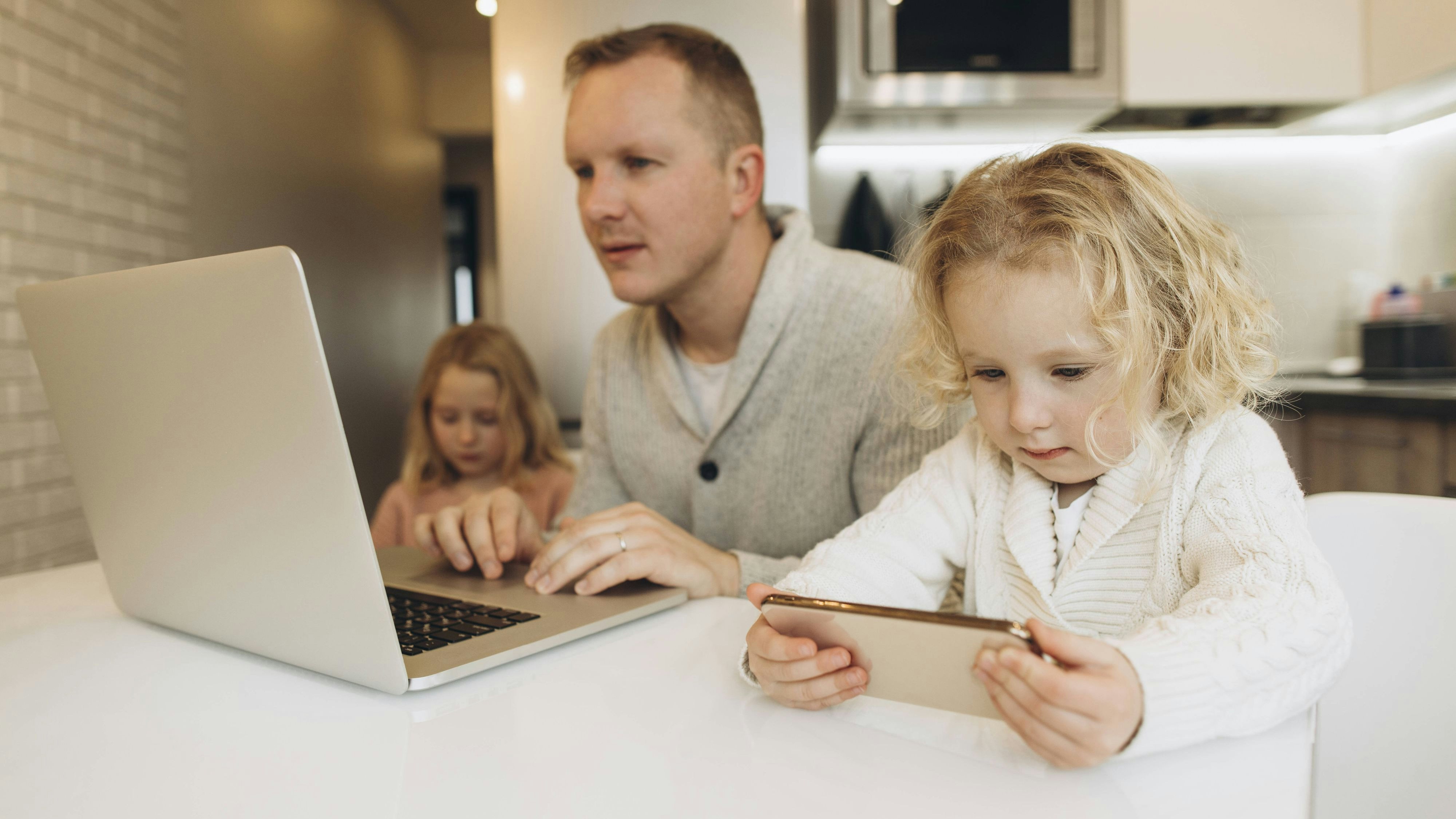 Heute.at - Handy-Konsum bei Kleinkindern – SPÖ will mehr Schutz