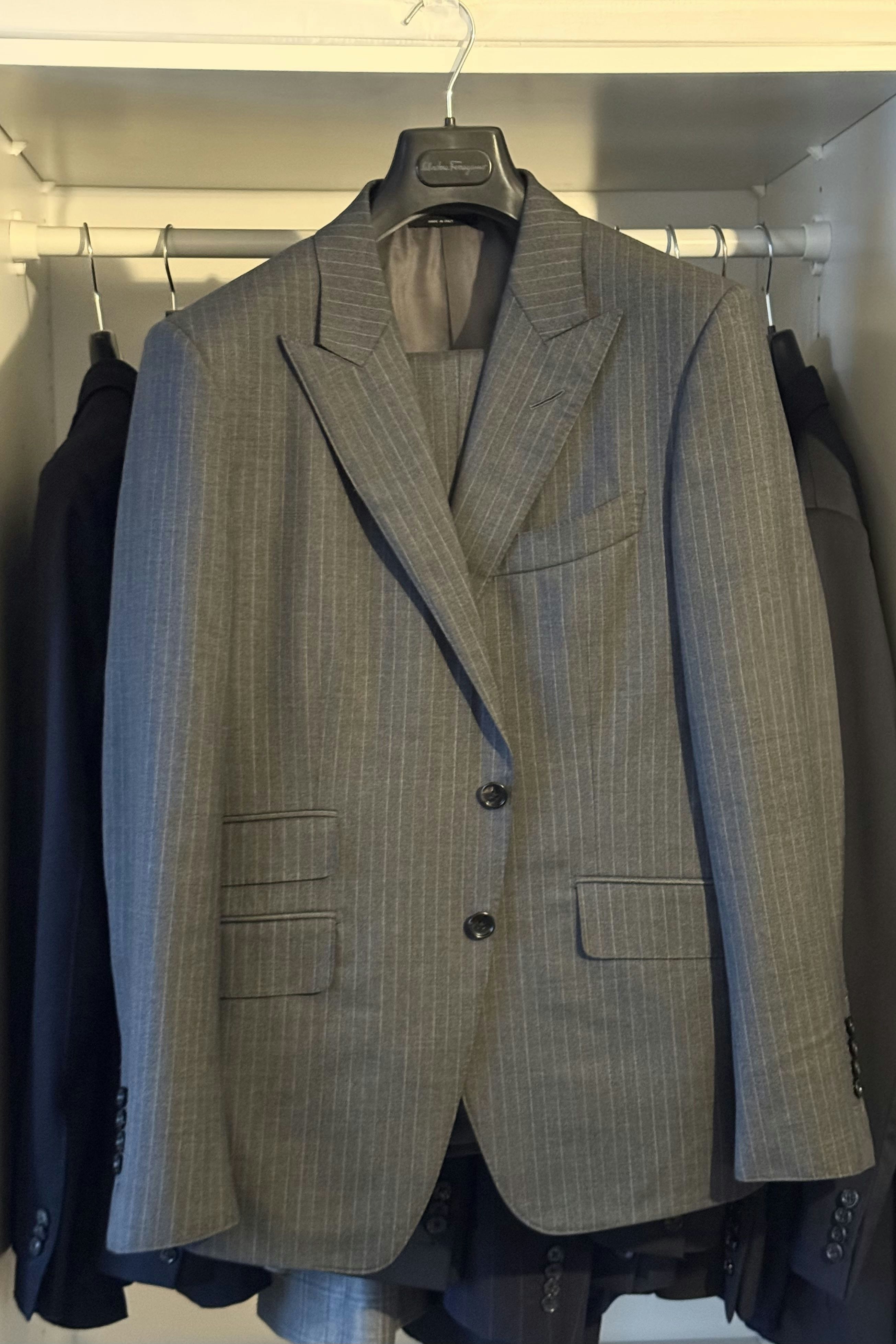 Damit der Anzug passt, musste Fari Ramic die Taille etwas enger, dafür aber die Schultern und die Oberschenkel weiter machen lassen