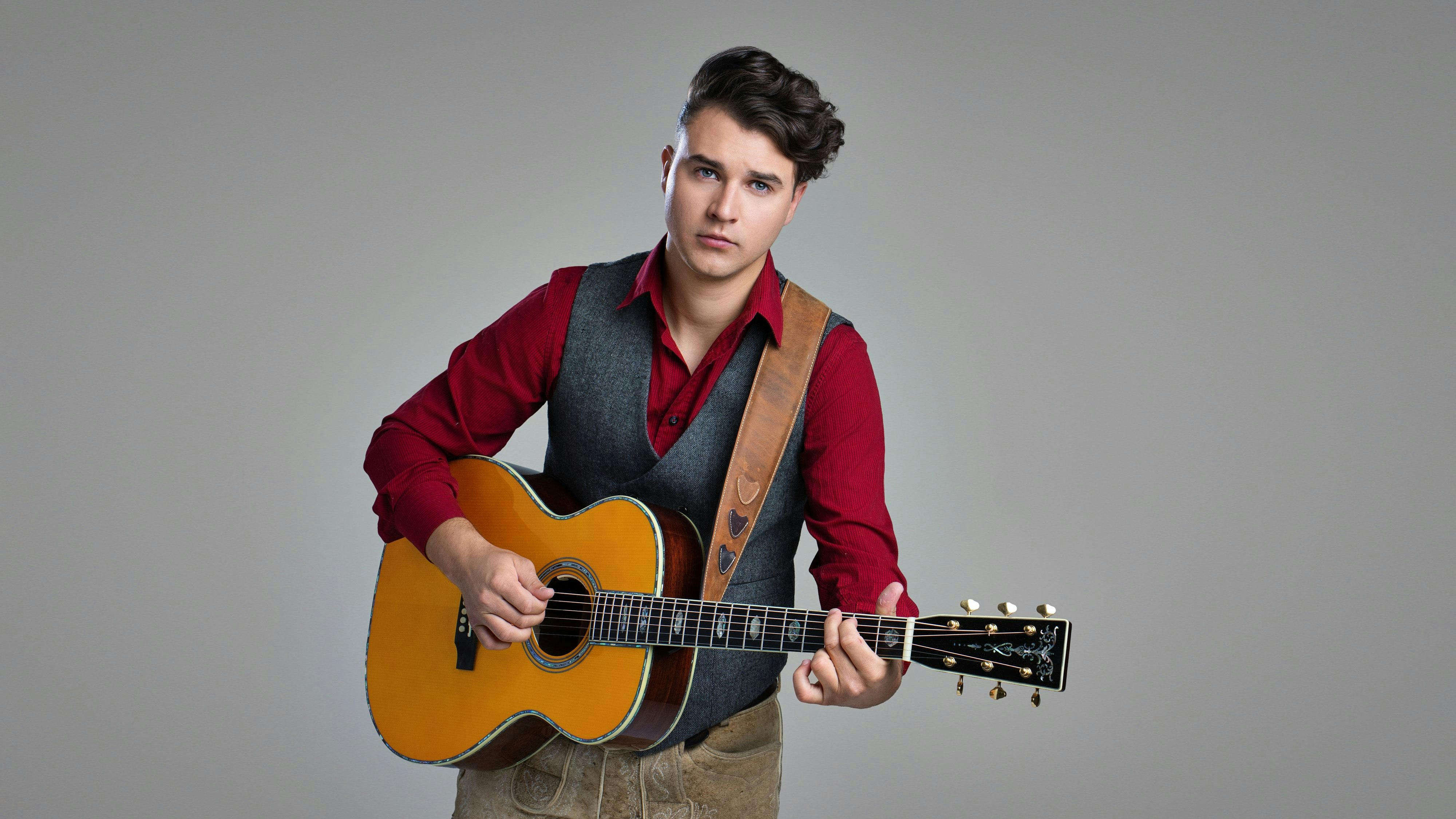 Heute.at - Statt ESC-Song: Fendrich-Hymne und Liebes-Outing