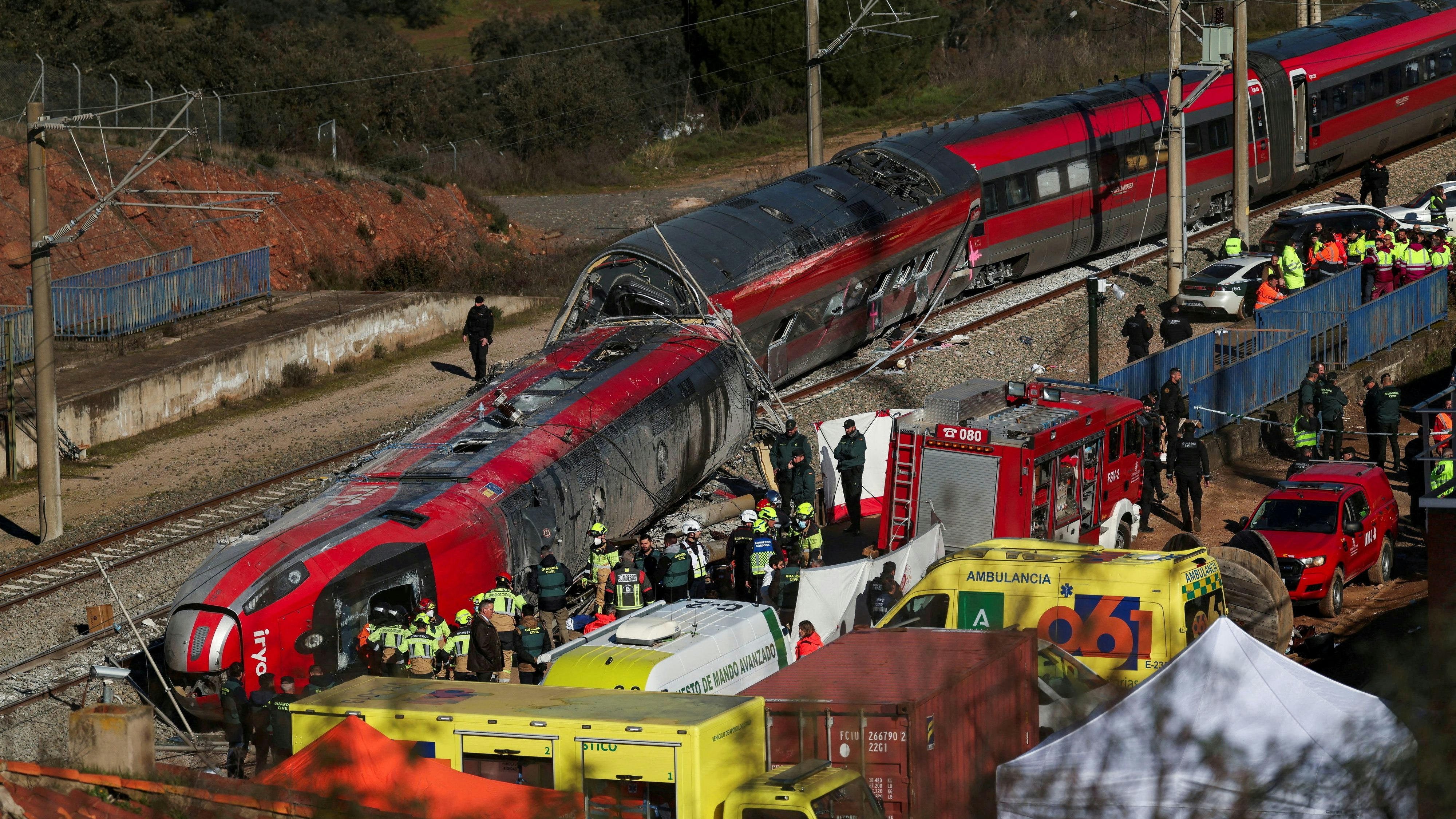 Heute.at - Andalusien gedenkt der Opfer der Bahn-Tragödie