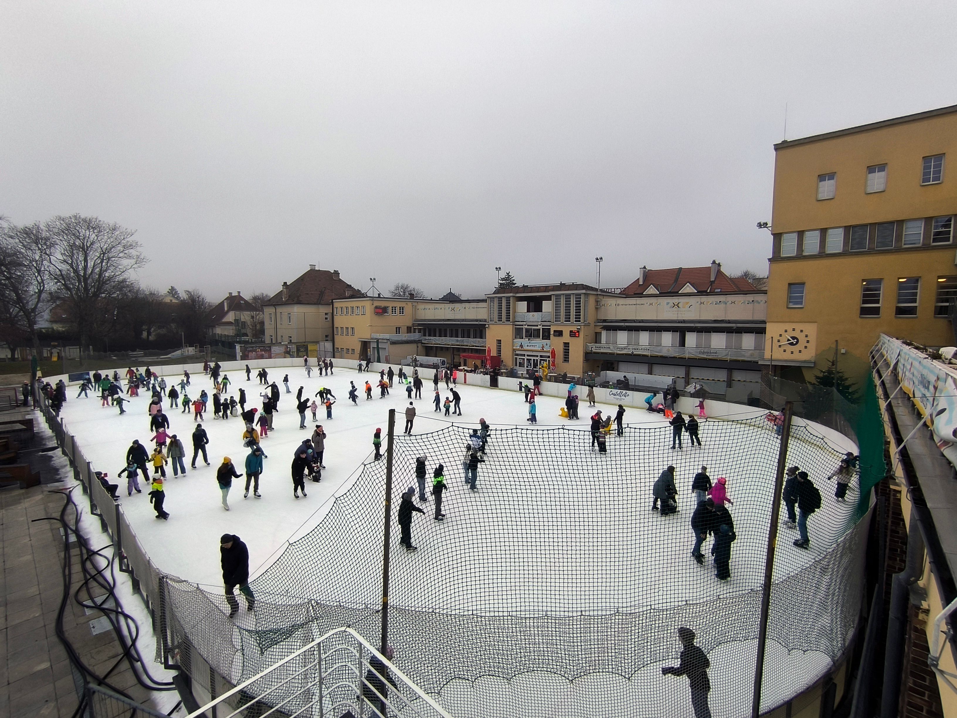 Der Eislaufplatz in Mödling: Heuer wohl letzte Saison