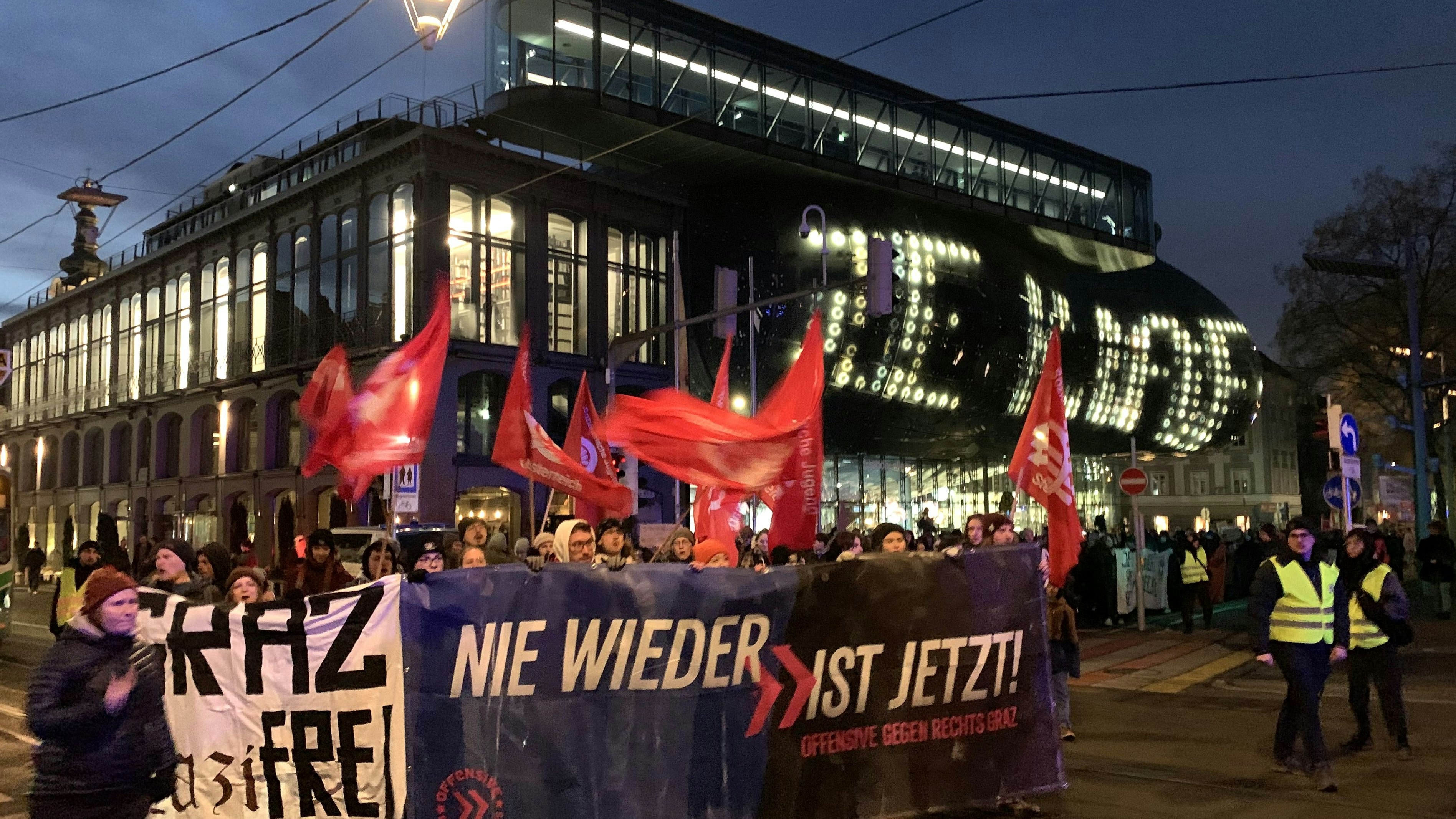 Heute.at - Gegendemos zum Akademikerball – Polizei zieht Bilanz