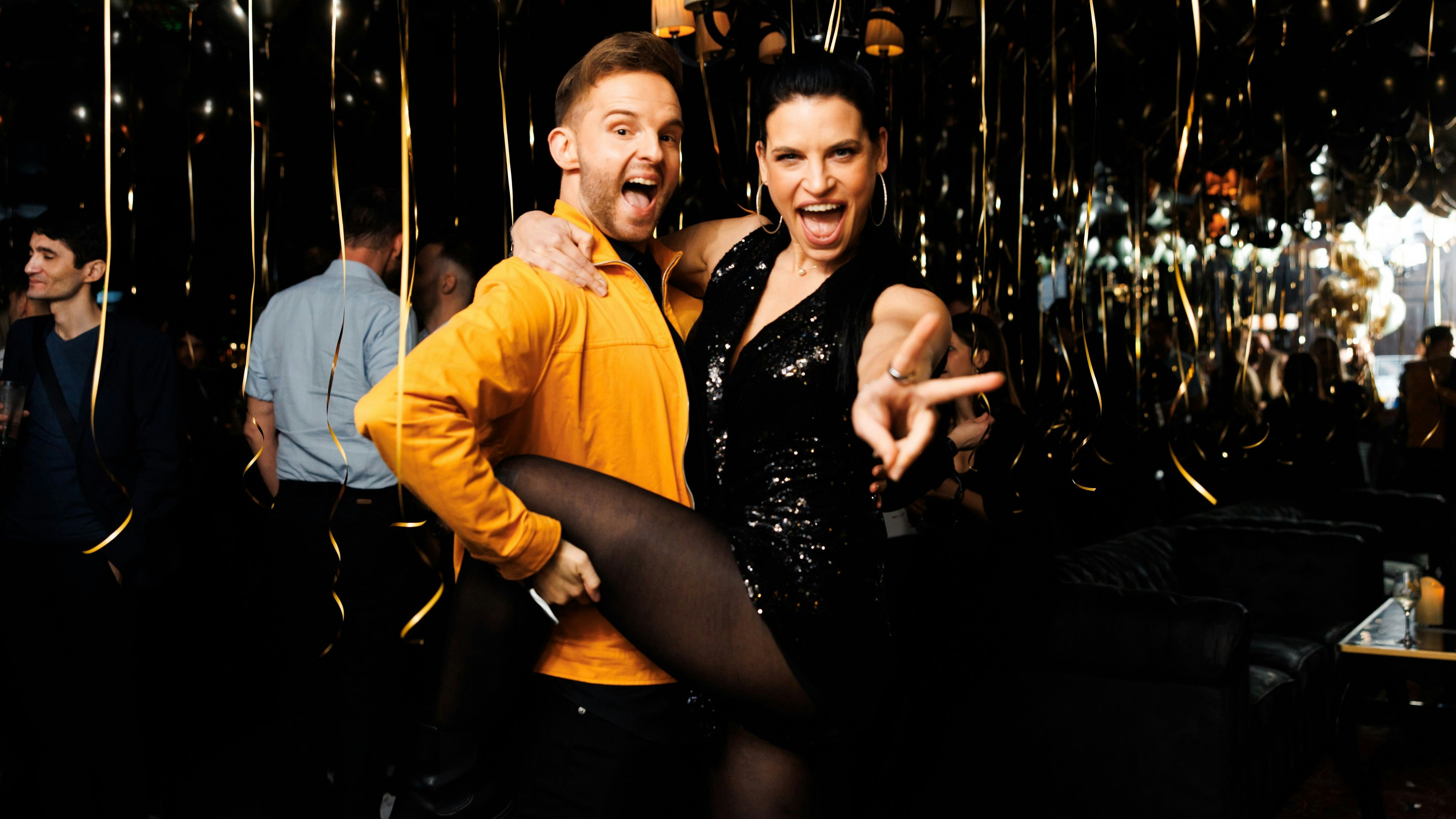 Heute.at - Gewinnspiel! Büroschluss feiert Jubiläum mit Mega-Party