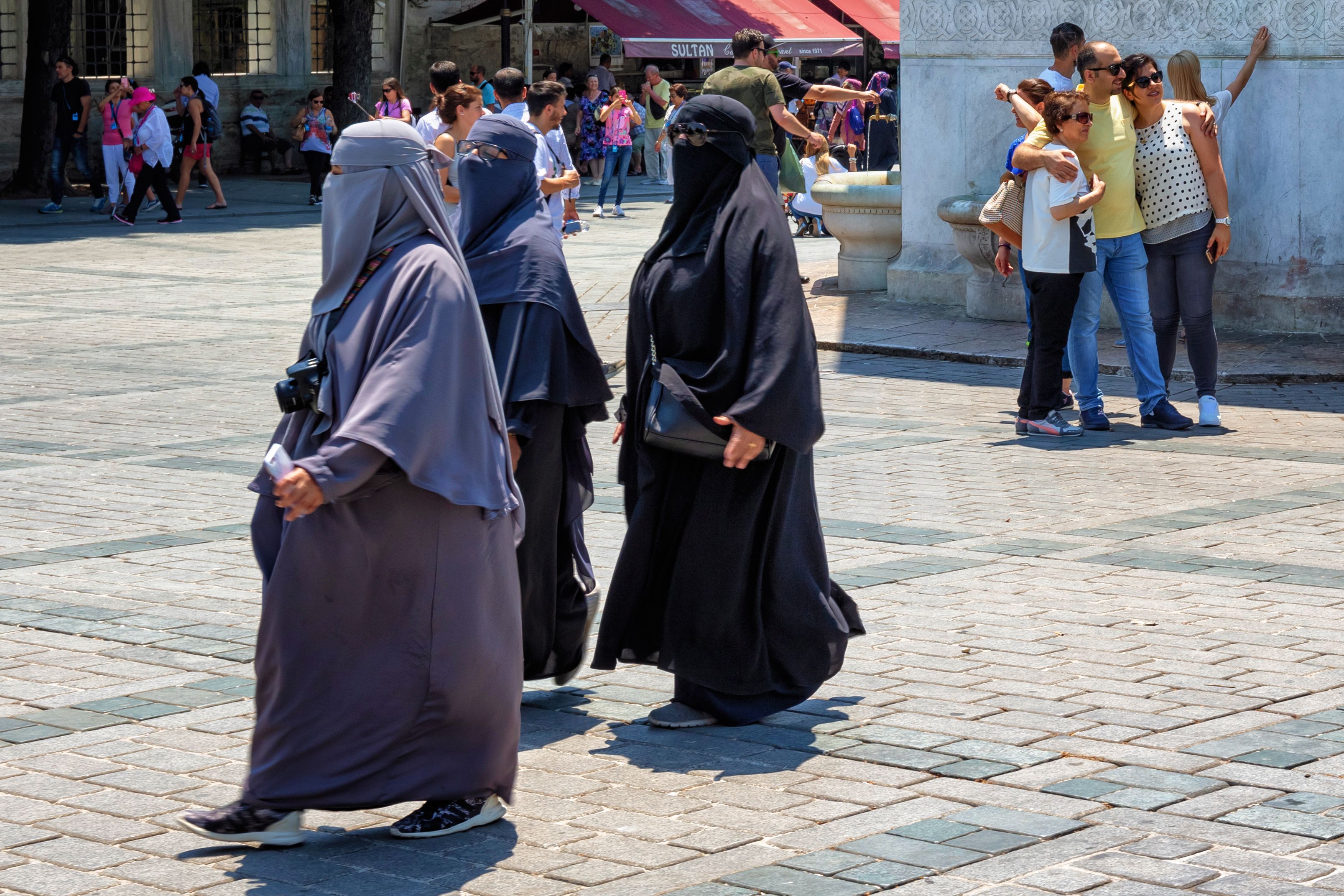 Geht es nach der Frauenbewegung der deutschen CDU, soll die Burka aus dem Stadtbild verschwinden (Symbolbild)