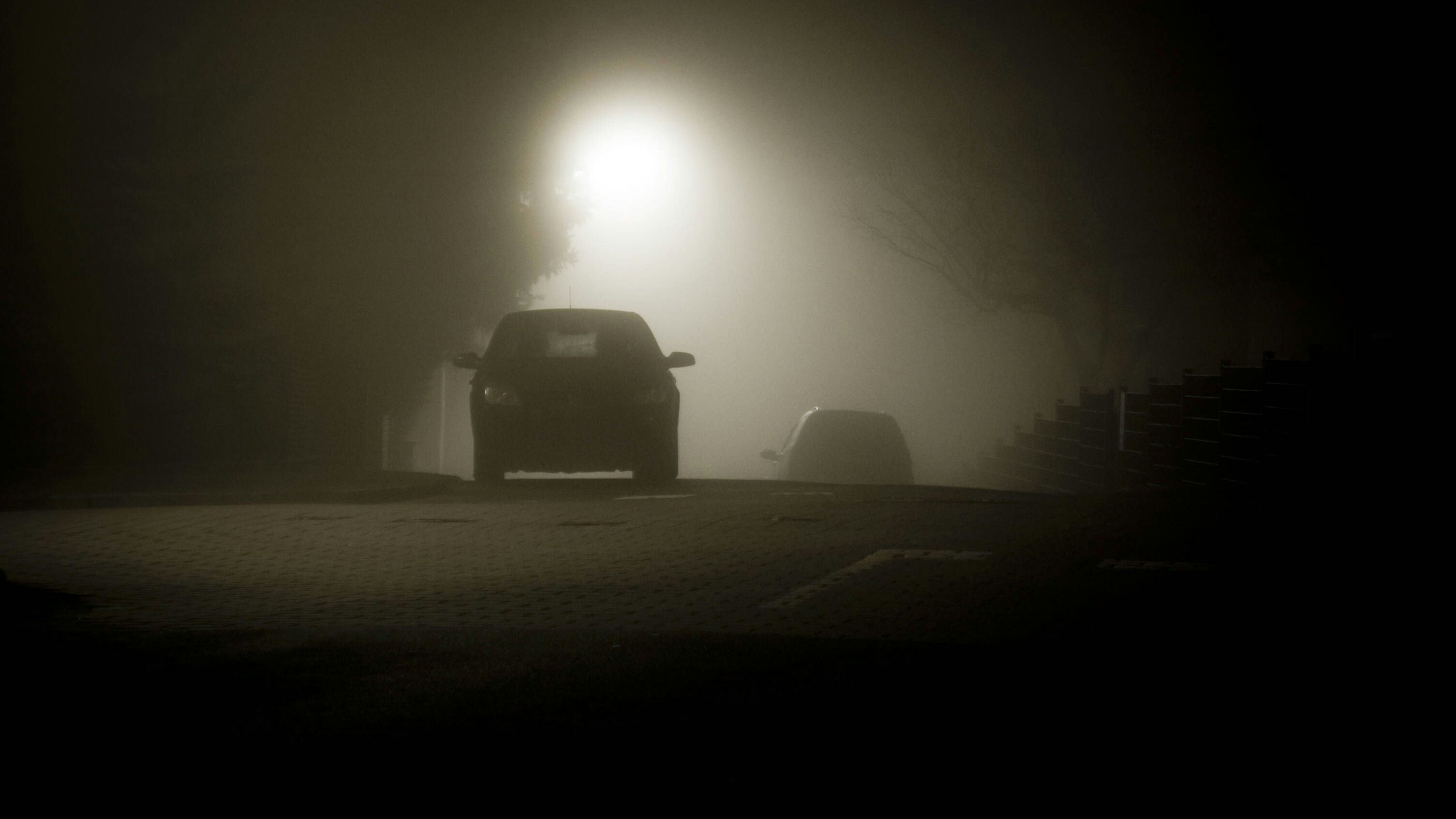 Heute.at - Betrunkener schläft auf Landstraße in seinem Auto ein