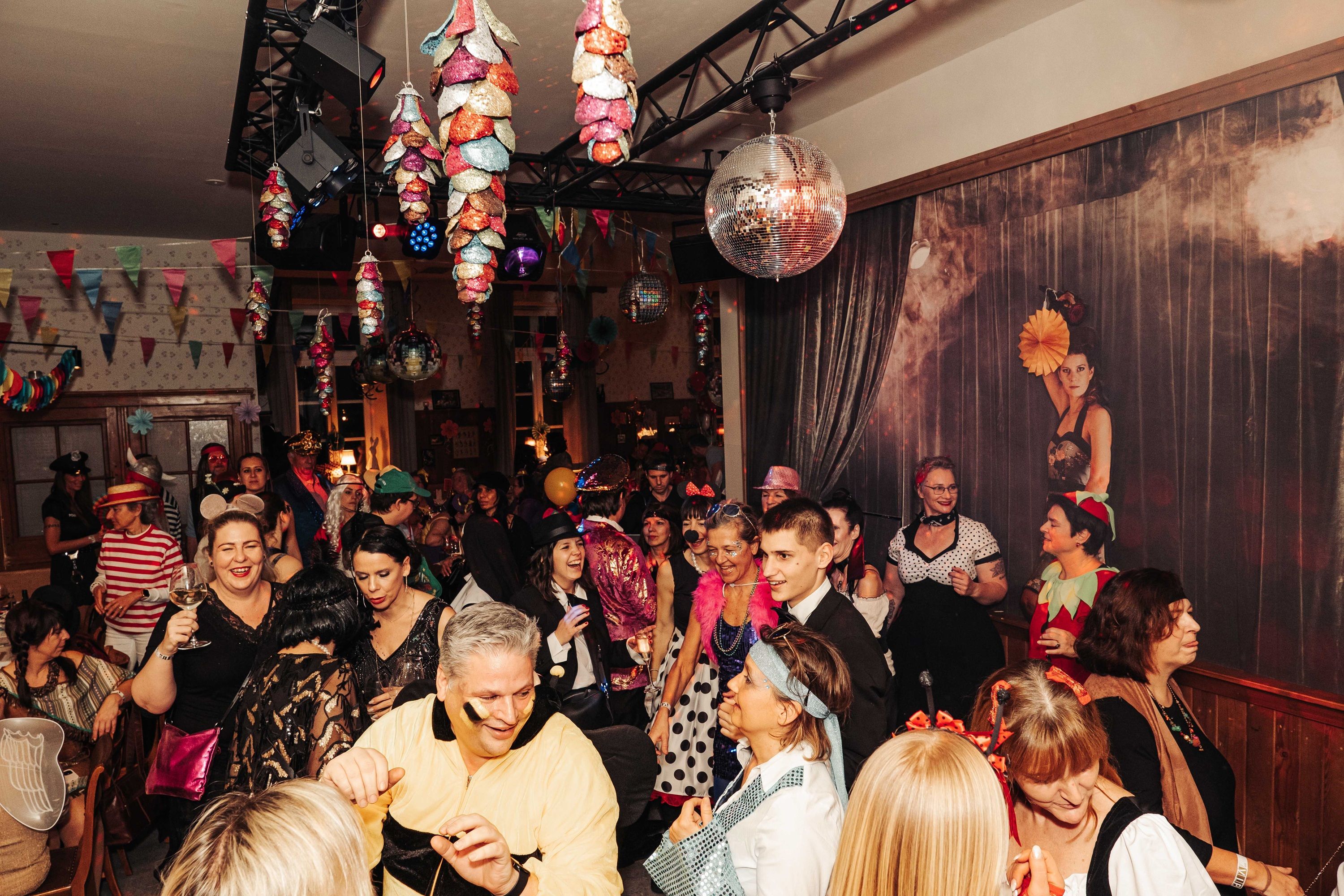 Heute.at - Gewinne Tickets für den Hausball im Gasthaus Napoleon