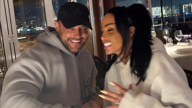 Katie Price hat überraschend plötzlich Lee Andrews geheiratet - sie kannte ihn erst einige Tage.