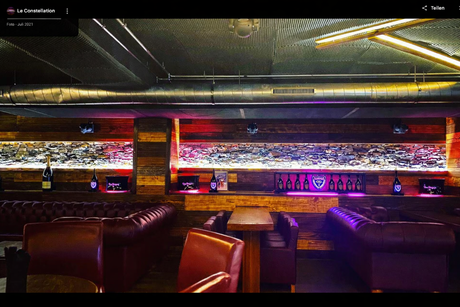Die "Constellation"-Bar im Juli 2021: An der Decke sind die Schaumstoffplatten für den Schallschutz zu erkennen