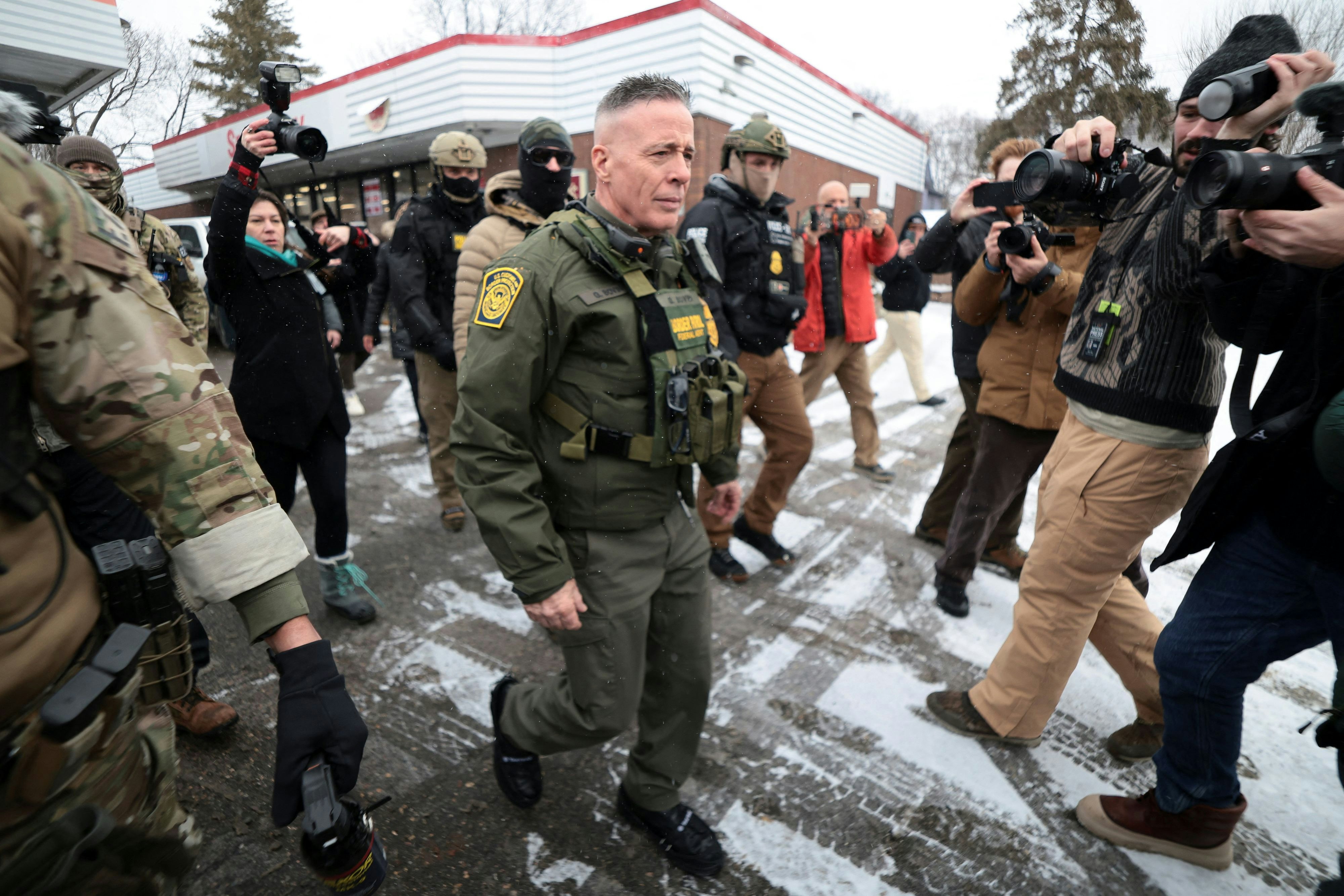 So sieht sich Greg Bovino am liebsten: In einer tragenden Rolle, umringt von Kameras