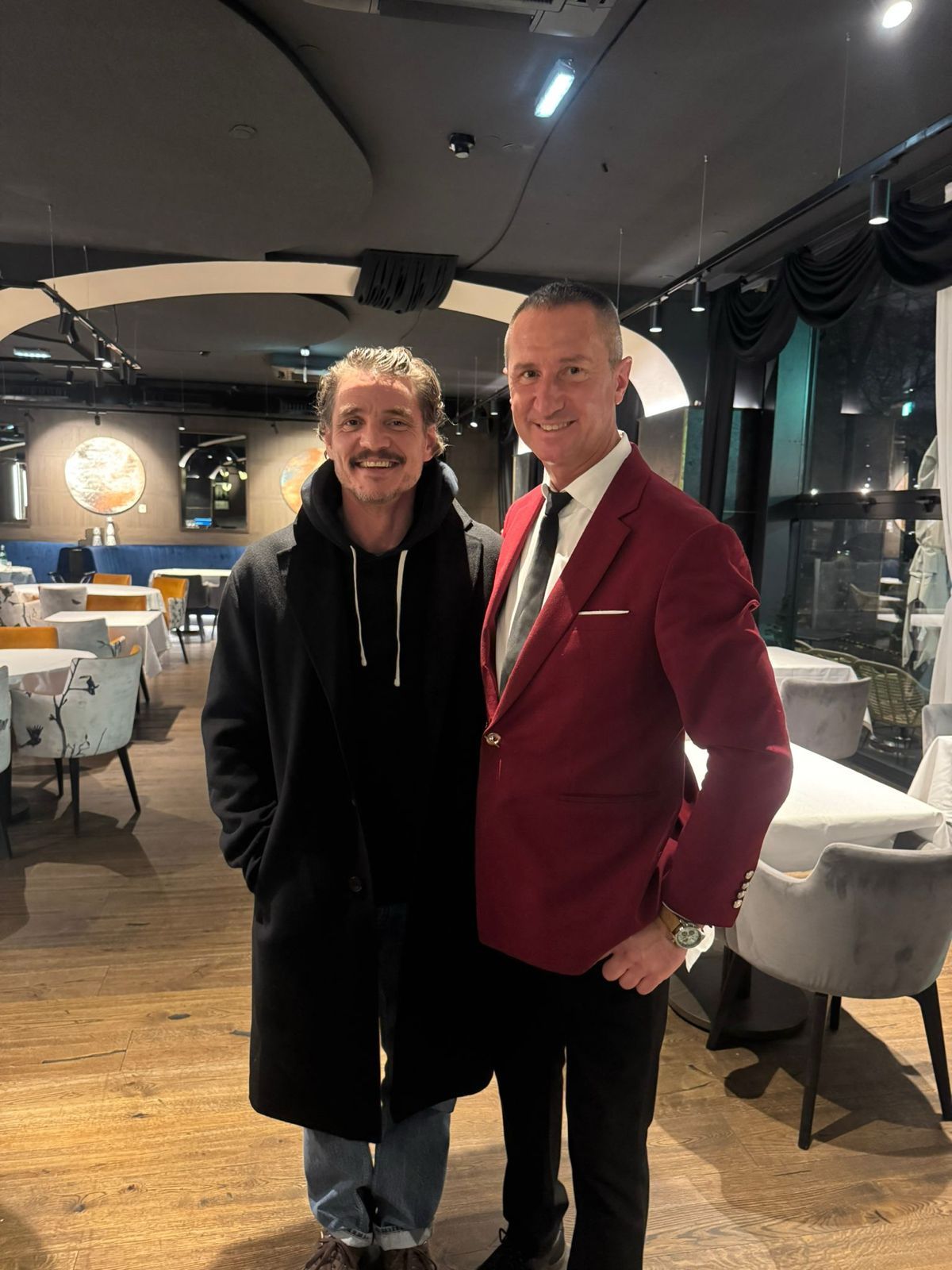 Pedro Pascal beim Dinner in Wien mit Chef de Rang&nbsp;Sergeii Kraliev (r.)