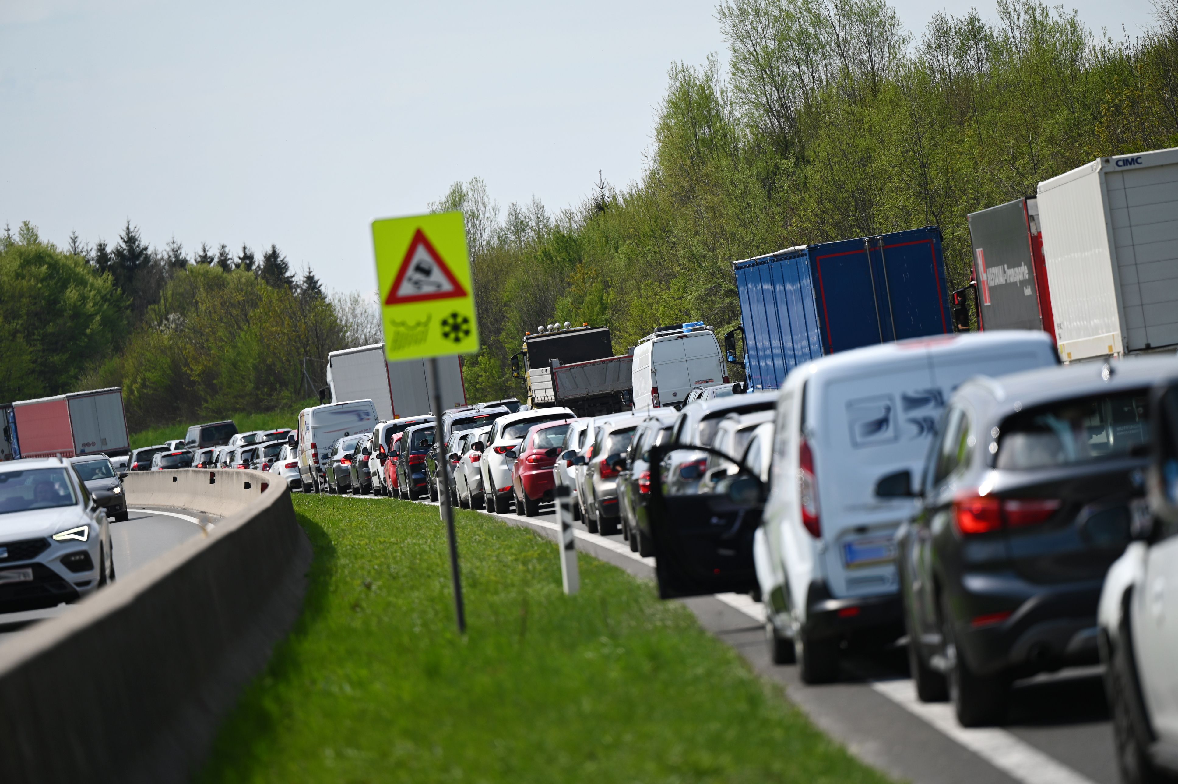 Autofahrer müssen sich am Wochenende auf Staus und Verkehrsverzögerungen einstellen.