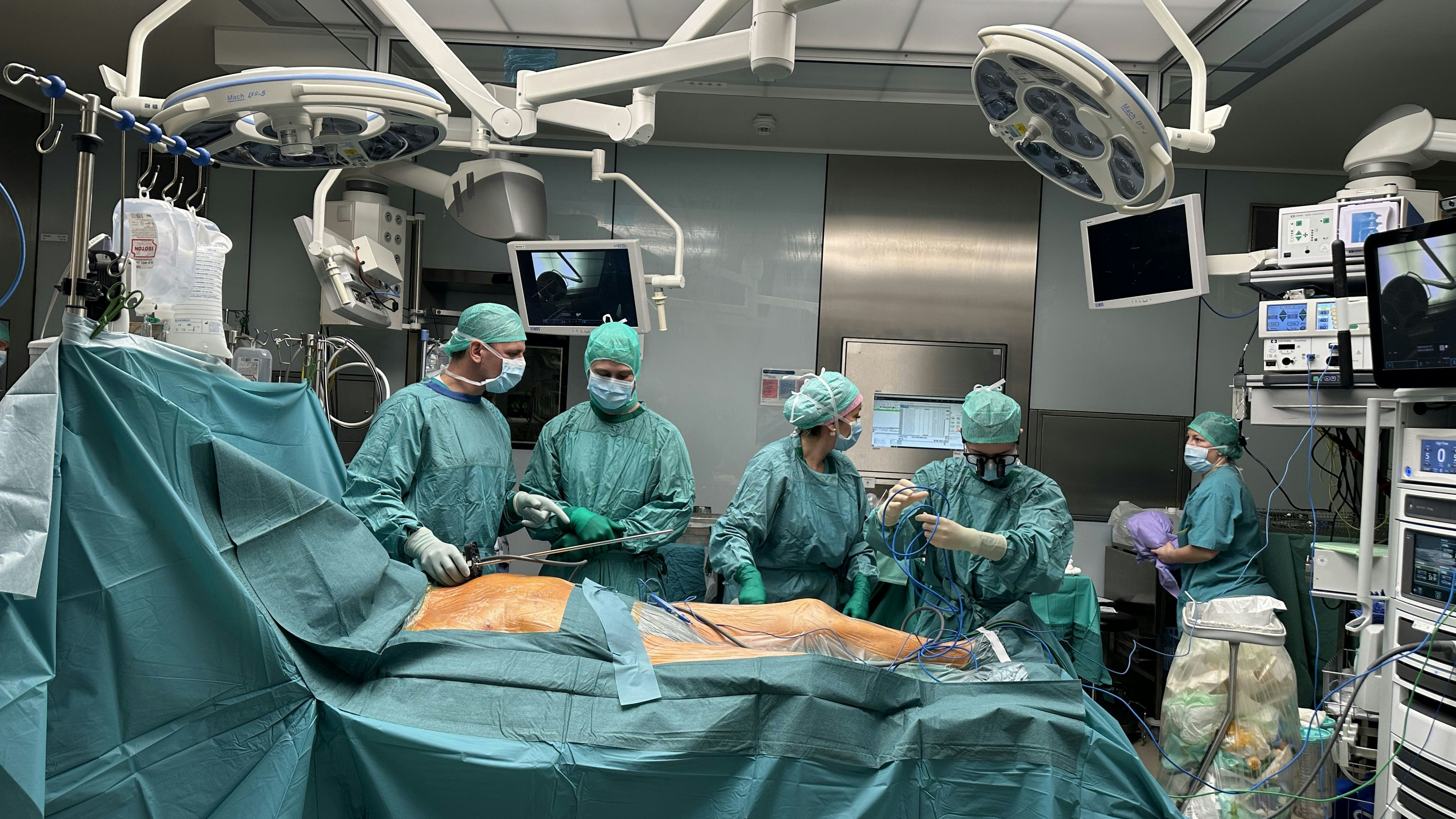 Heute.at - Österreich-Premiere –  Roboter führte Herz-OP durch