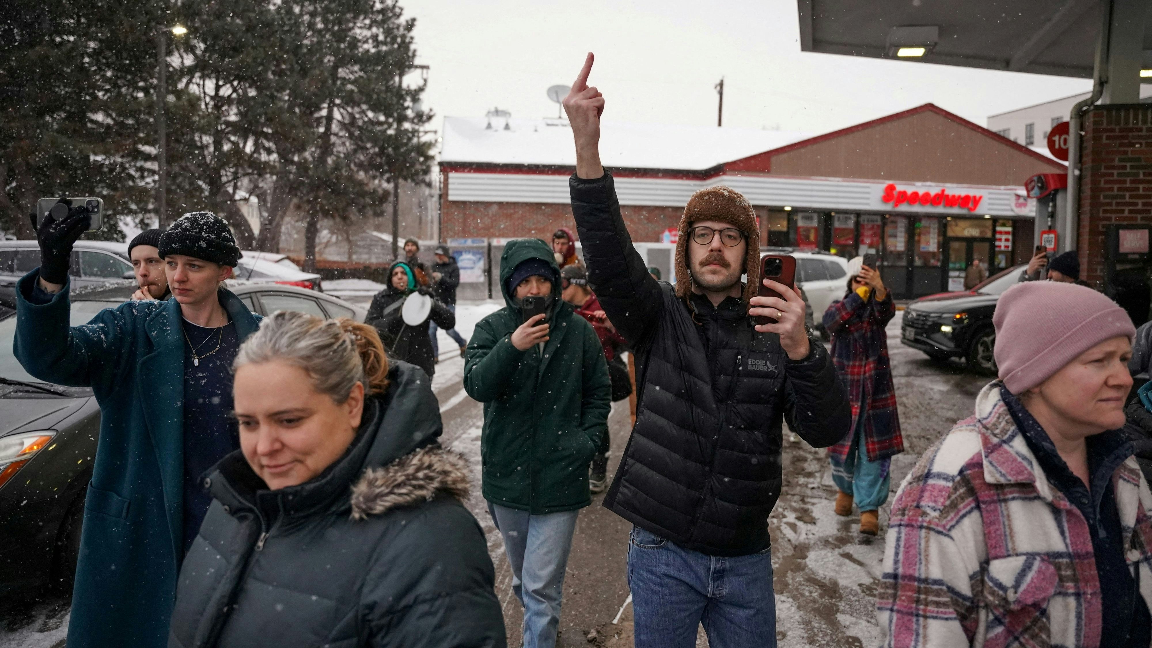 Die Demonstrationen haben Fahrt aufgenommen, Trump sieht sie nun offenbar als gefährlich an