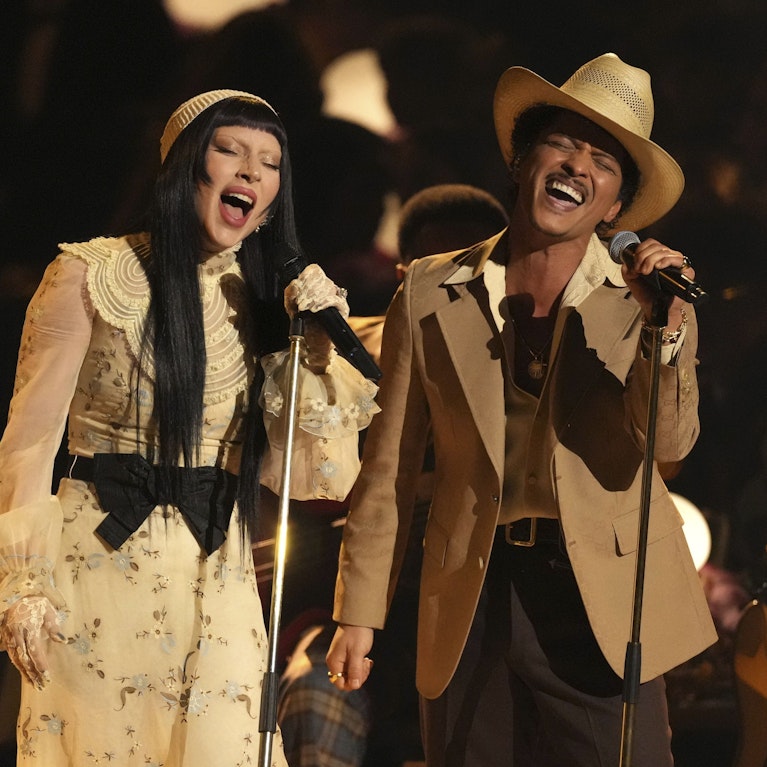 Schon ein Viertel der Hits in den aktuellen Charts macht Kummer zum Thema. Dahinter steckt ein Trend, der sich seit Jahren abzeichnet. Aktuelle Hits haben immer öfter traurige oder angstbesetzte Texte, zwei aktuelle Auswertungen belegen das. Was sind die Gründe?