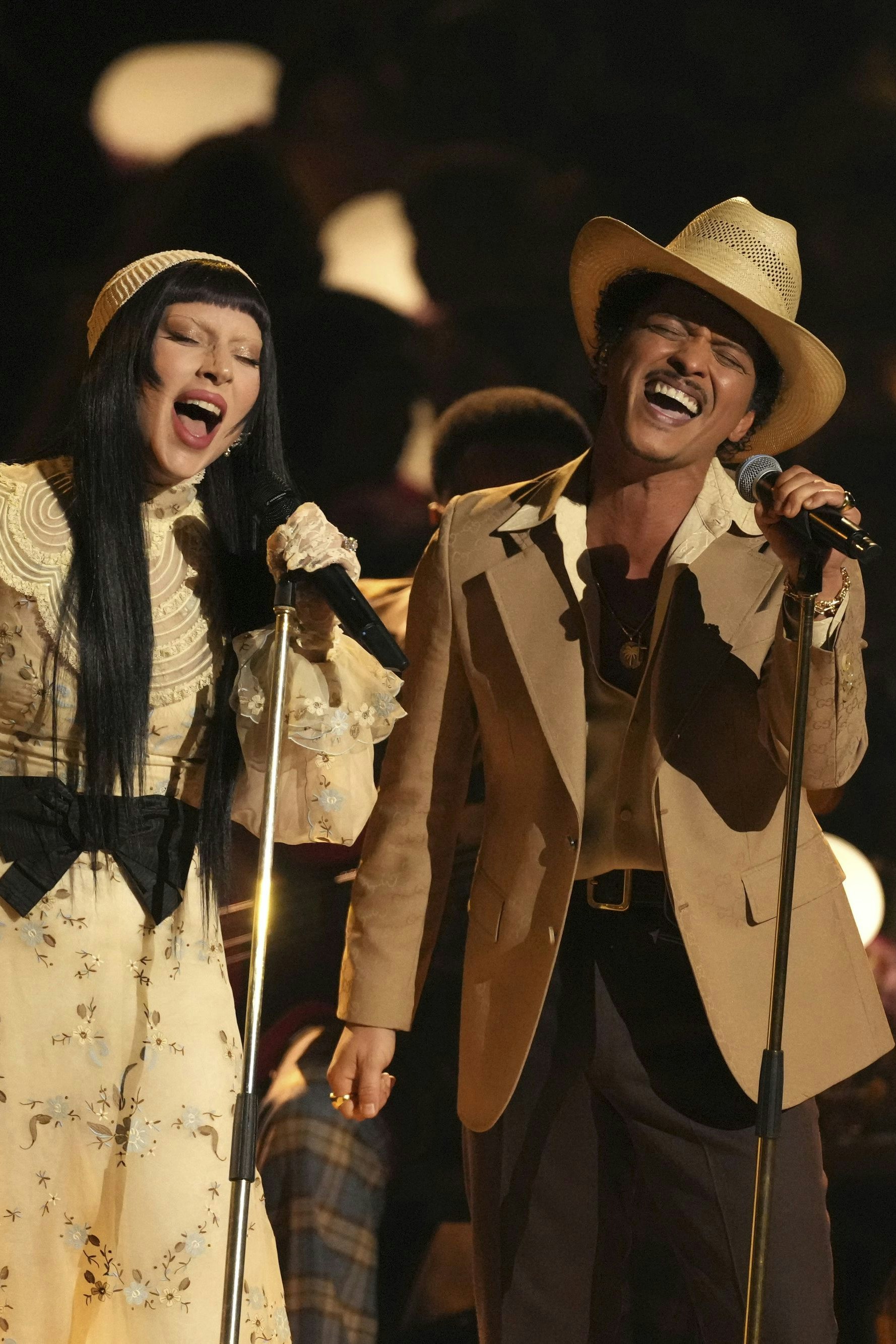 Lady Gaga und Bruno Mars schufen mit "Die with a smile" die Pophymne 2025