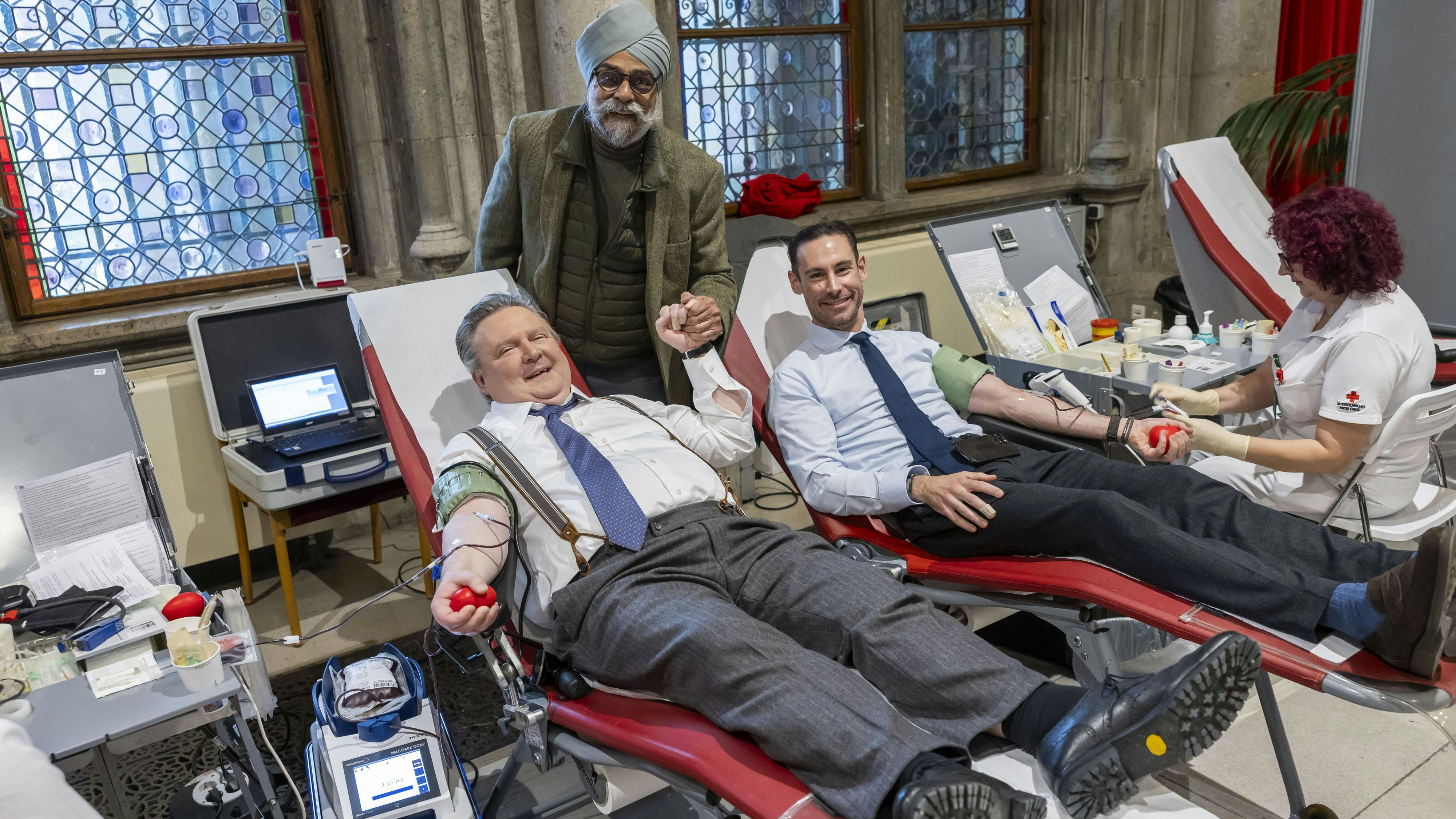 Bürgermeister Michael Ludwig, Gursharan Singh Mangat (Sikh Gemeinschaft), Benjamin Nägele (IKG) 