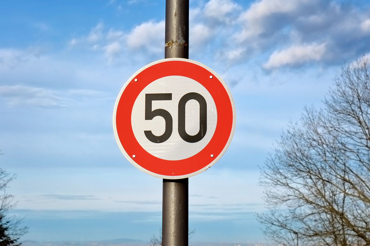 Mittlerweile gilt auf der Strecke wieder Tempo 50. 