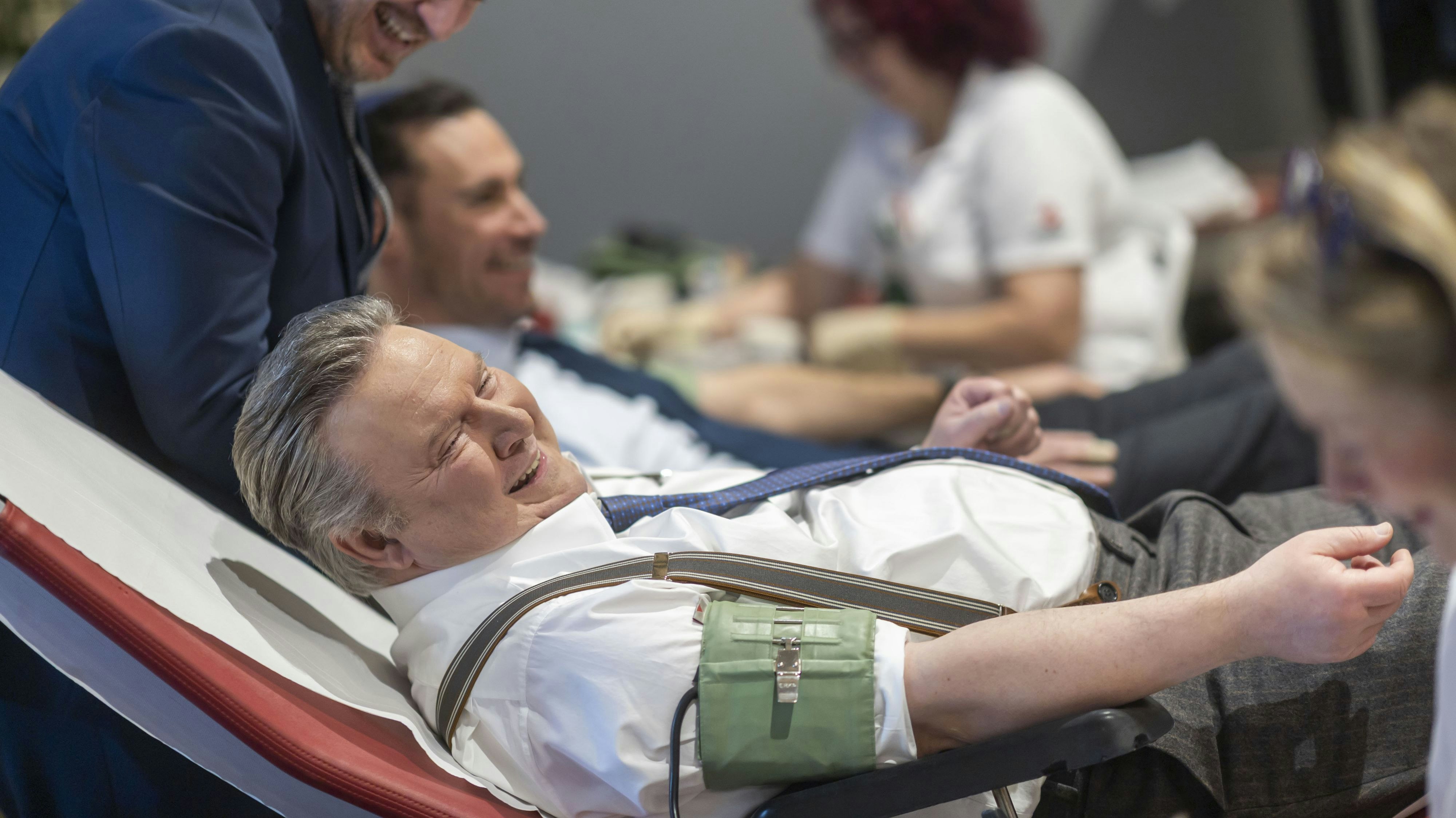 Bürgermeister Michael Ludwig beim Religionsrat- und Blutspende-Termin.