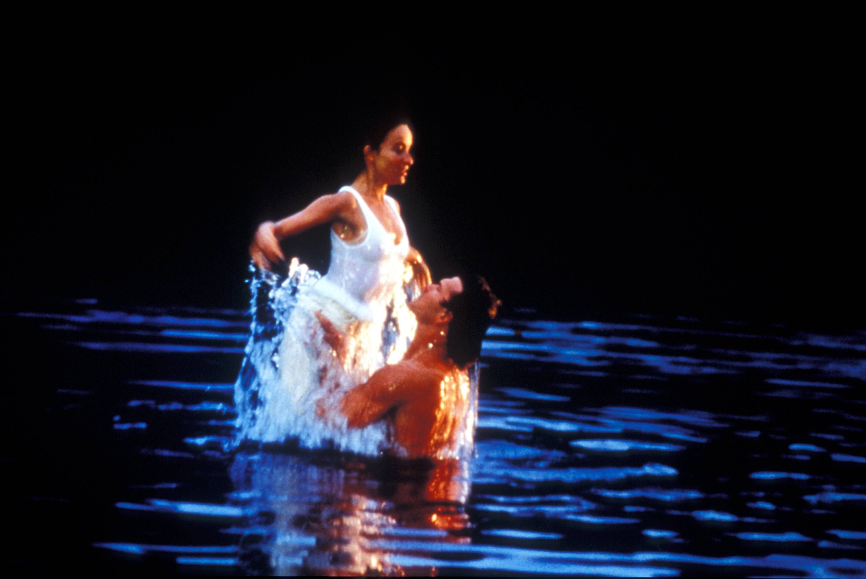 Im Jahr 1987 feiern Jennifer Grey (damals 27) und Patrick Swayze (damals 35) mit 