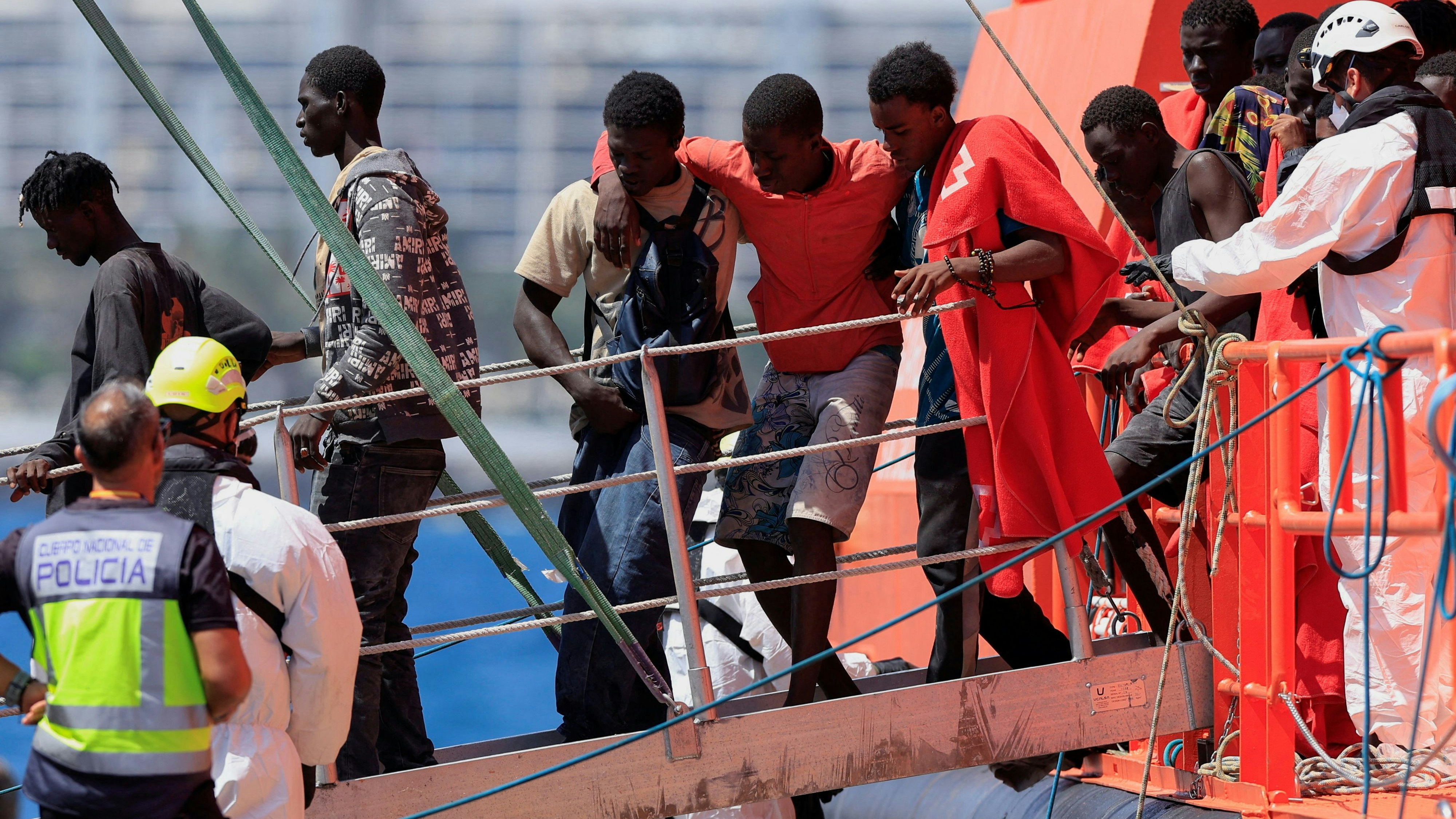Asylwerber aus Afrika kommen geschwächt auf Gran Canaria an