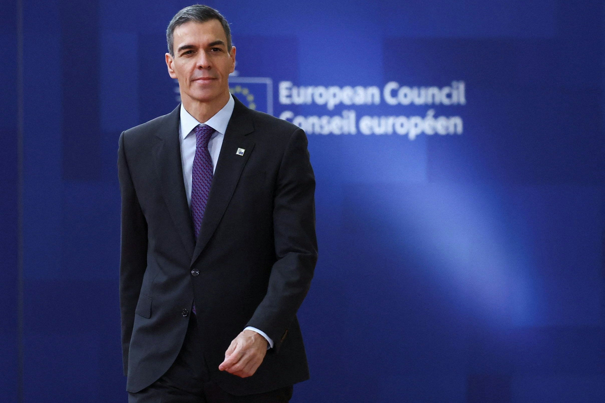 Ministerpräsident Pedro Sanchez unterschrieb den Migrationspakt der EU, interpretiert ihn aber nun anders
