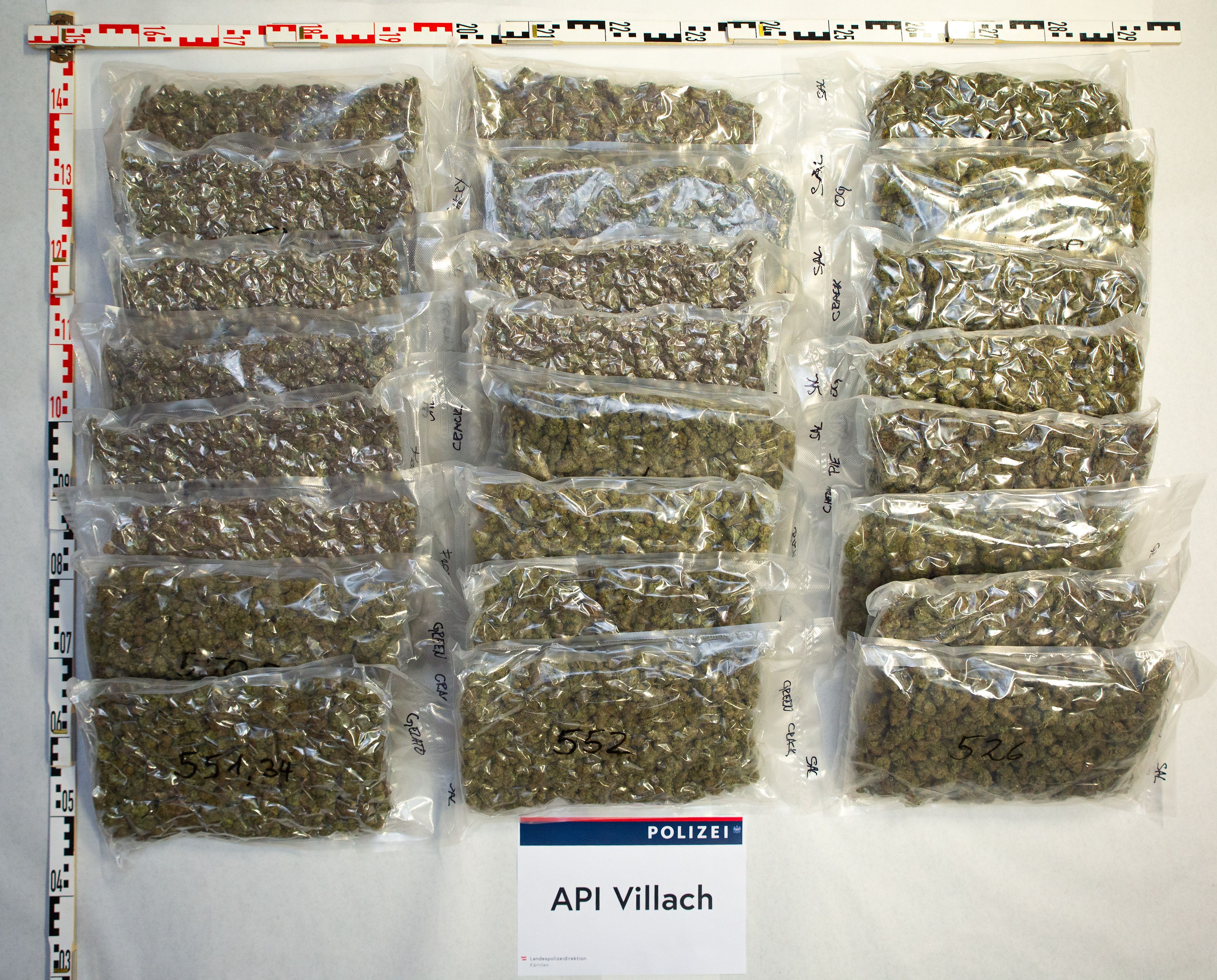 Die Polizei konnte 13 Kilogramm Cannabiskraut sicherstellen. 