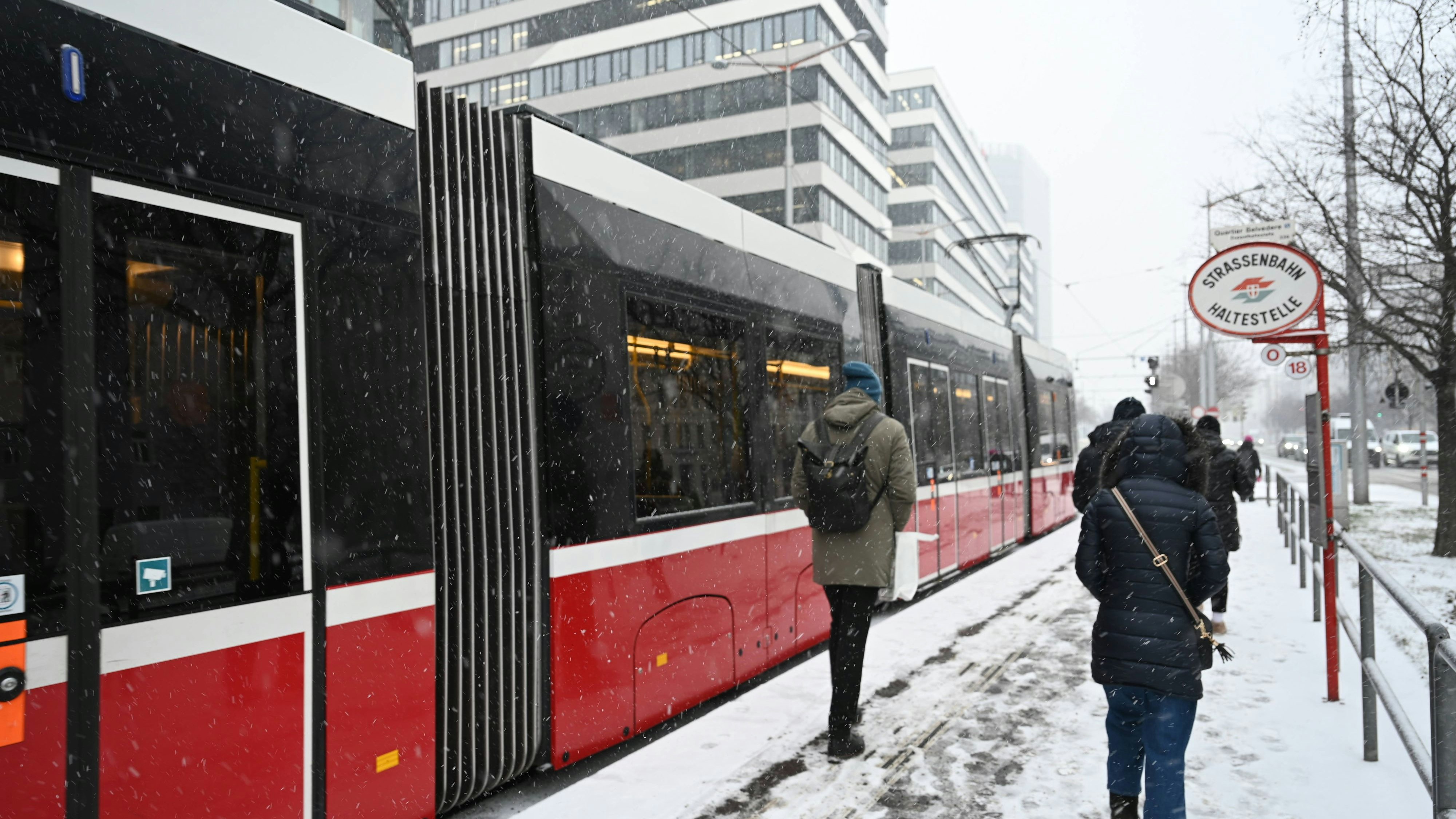 Heute.at - Auch in Wien – Schnee-Walze rollt über Österreich