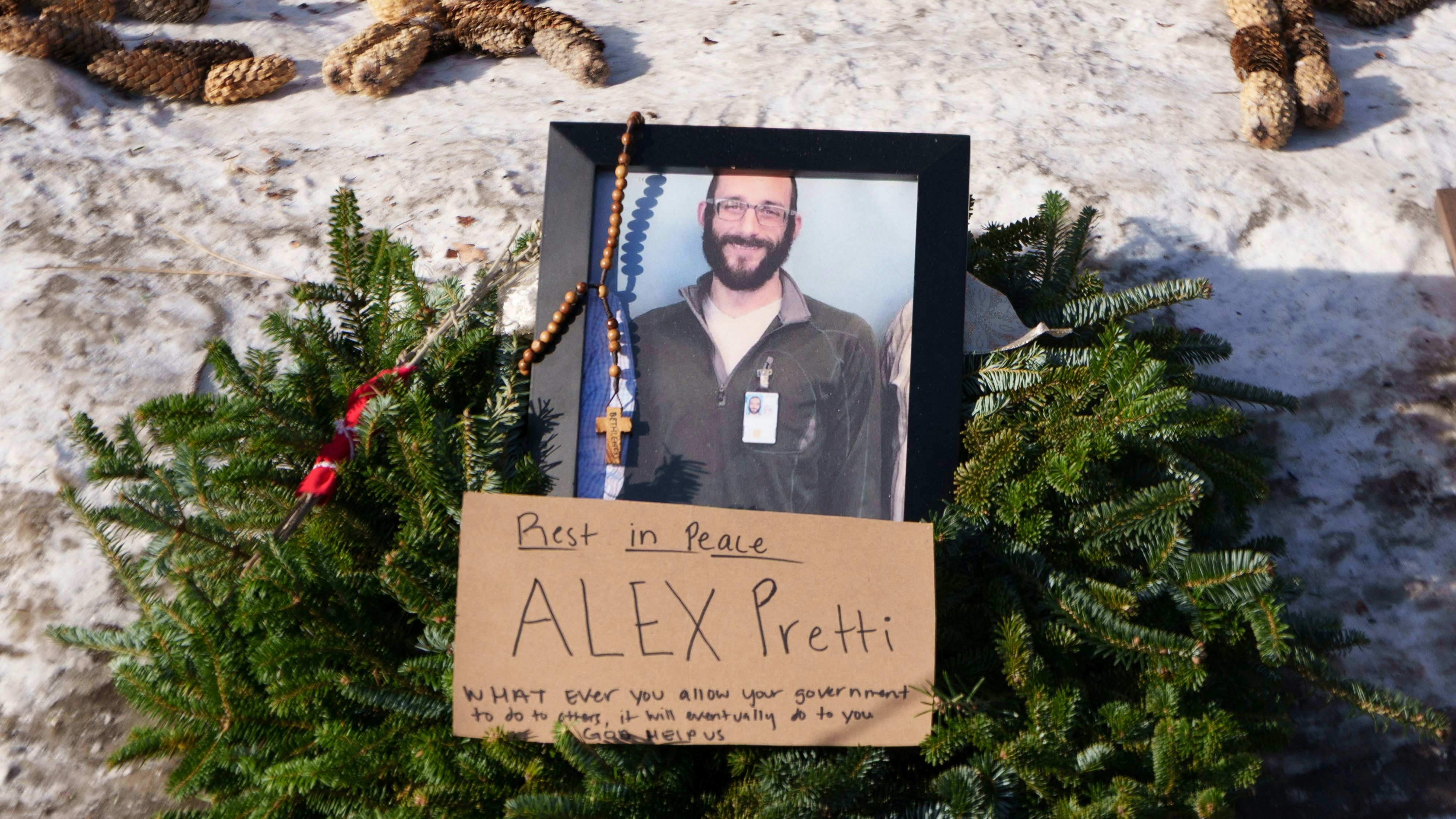 Heute.at - Tödlicher ICE-Einsatz – Beamte vom Dienst suspendiert